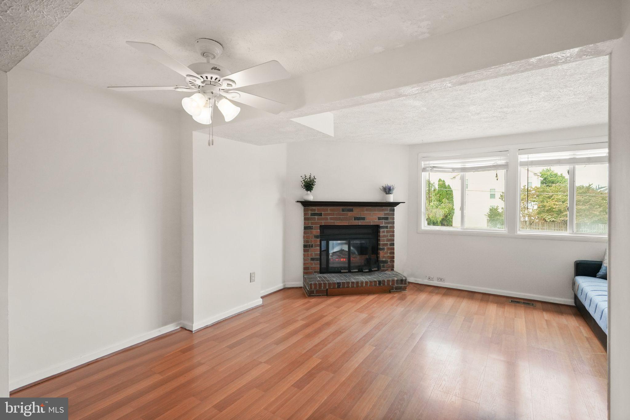 735 BRETHOUR COURT 4