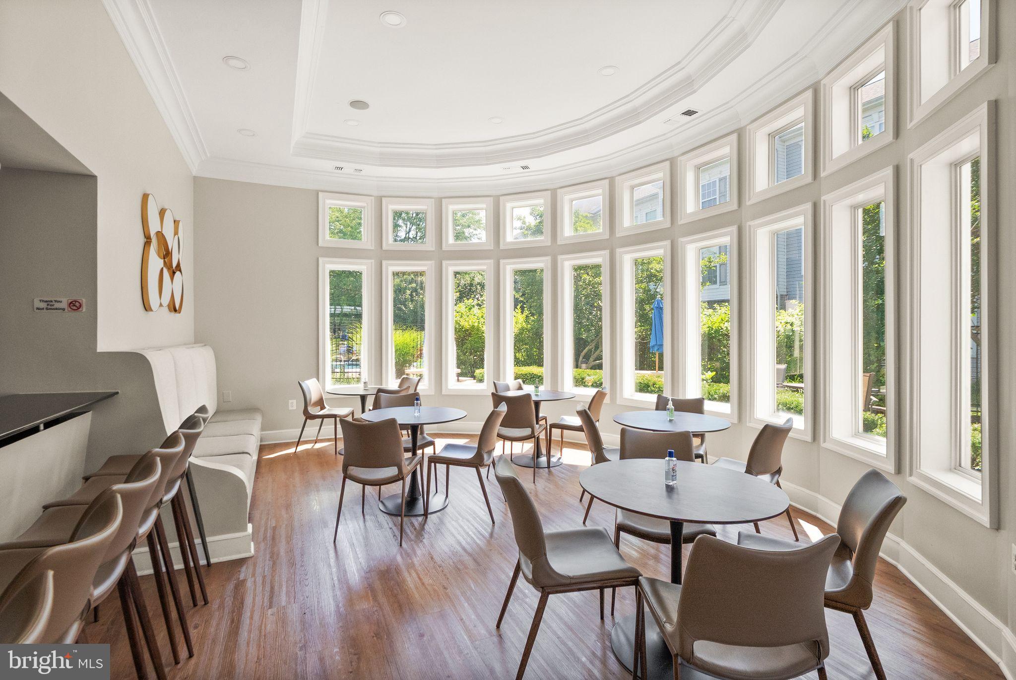 21764 DRAGONS GREEN SQUARE