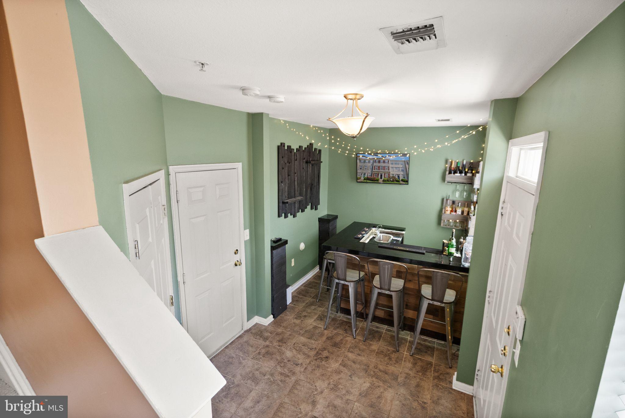 21764 DRAGONS GREEN SQUARE