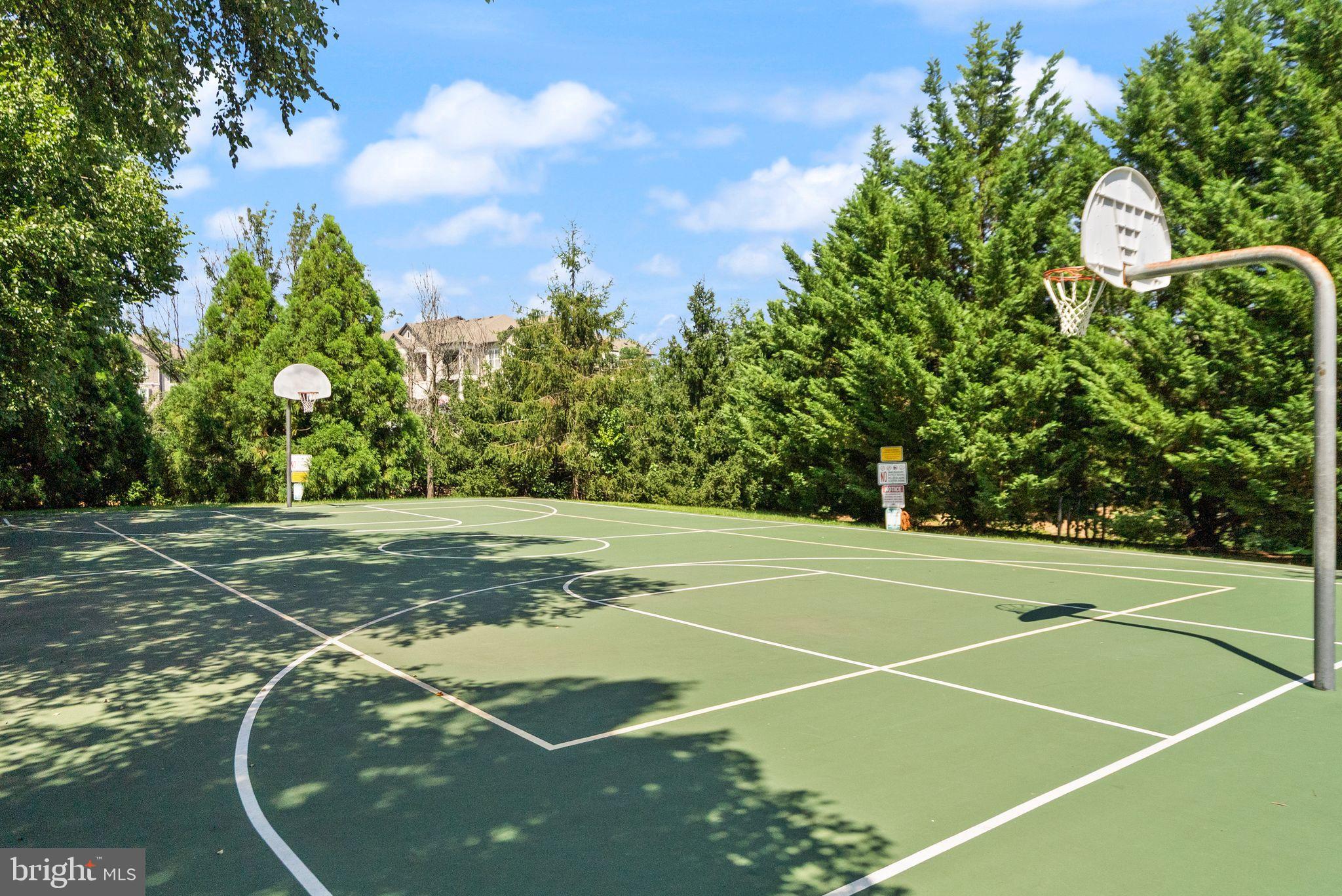 21764 DRAGONS GREEN SQUARE