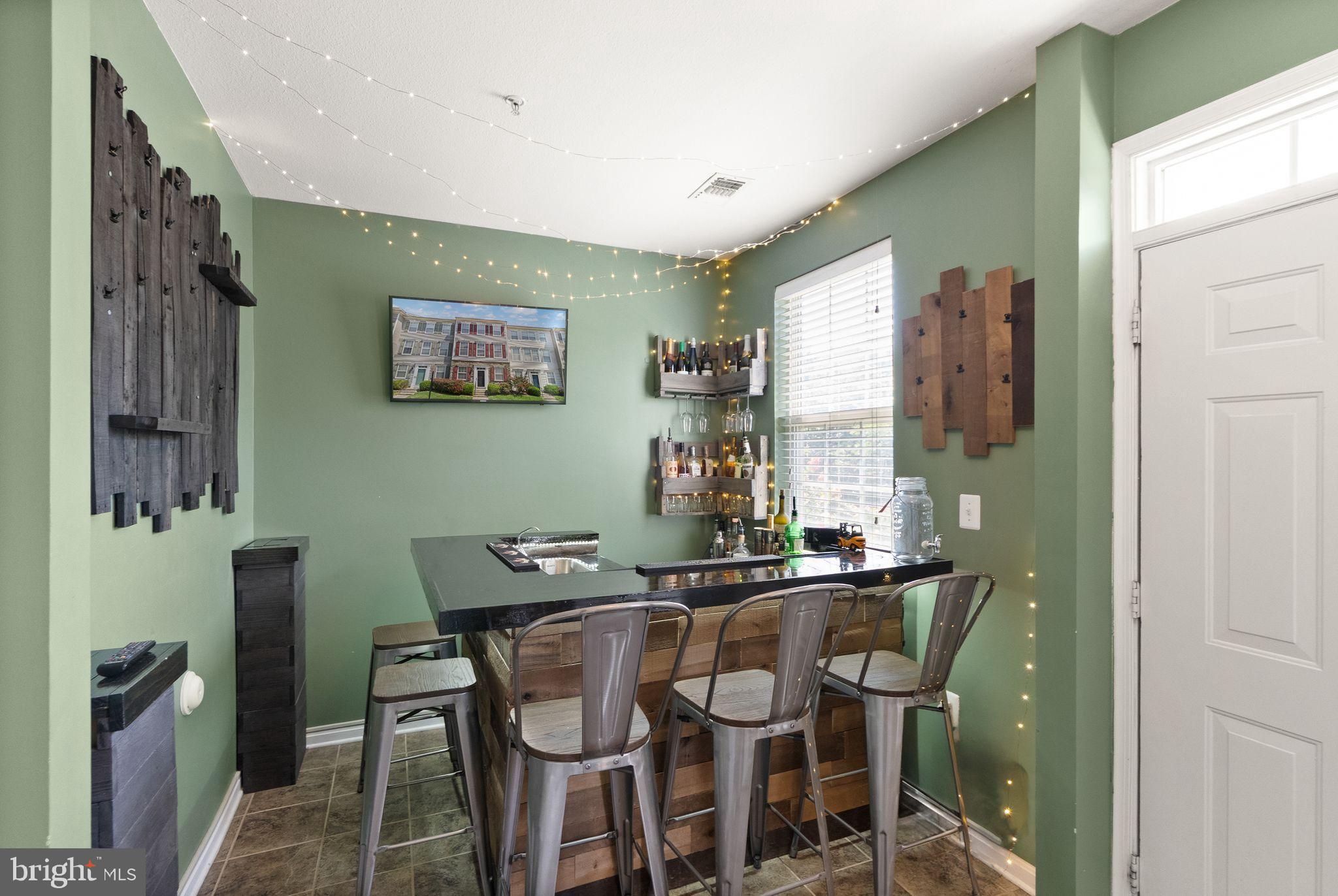 21764 DRAGONS GREEN SQUARE