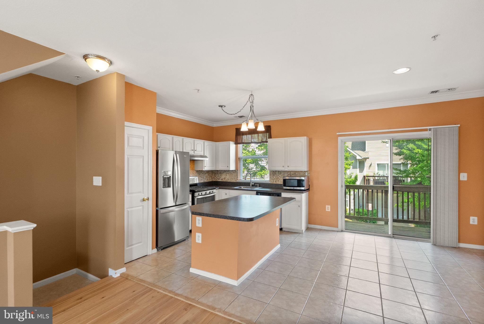 21764 DRAGONS GREEN SQUARE