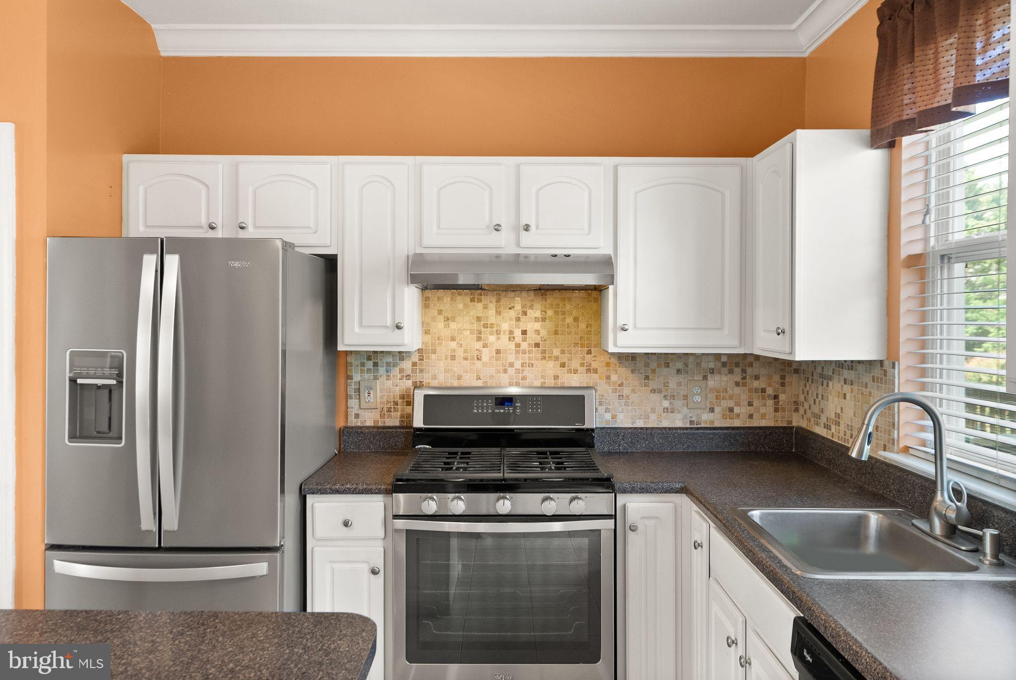 21764 DRAGONS GREEN SQUARE