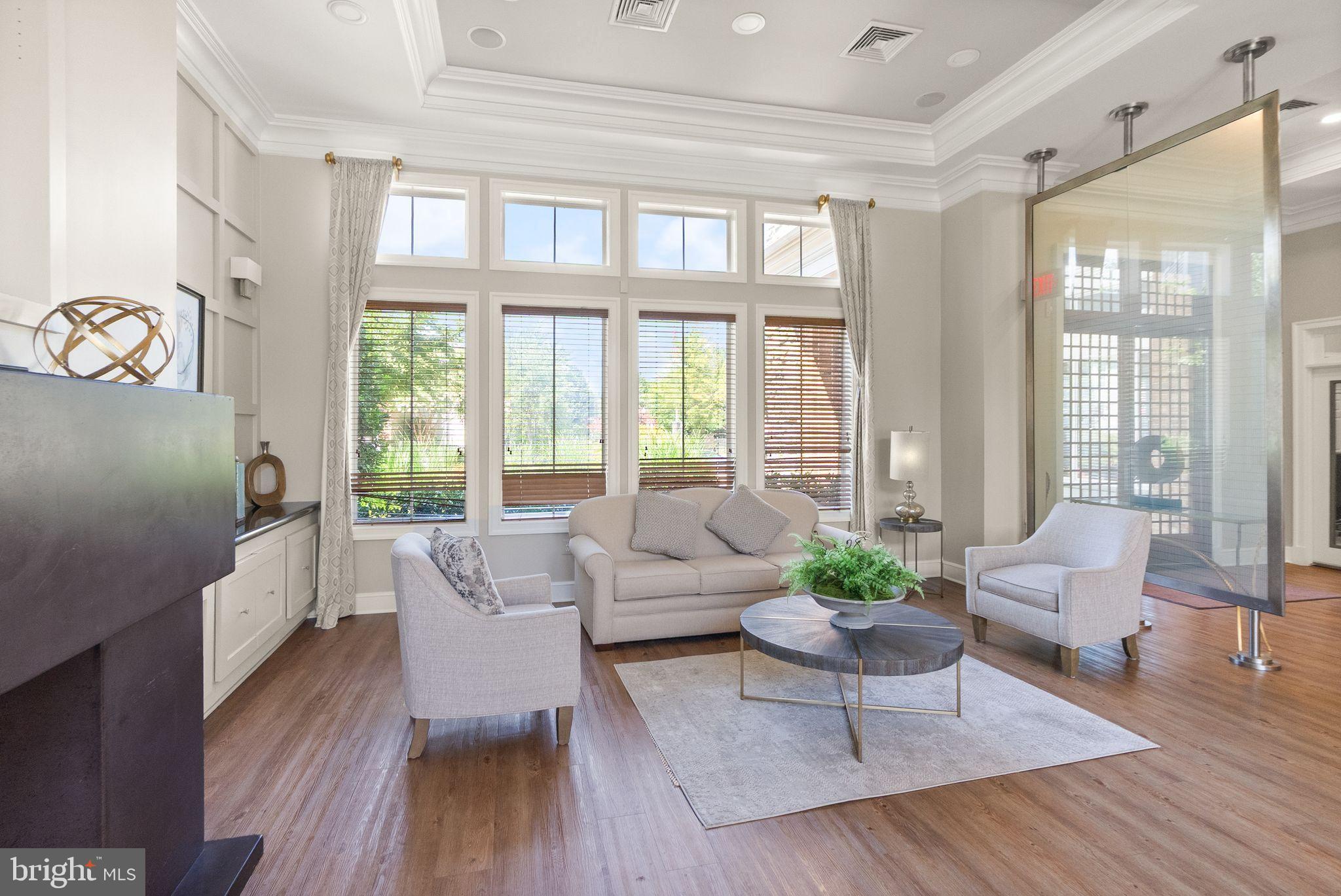 21764 DRAGONS GREEN SQUARE