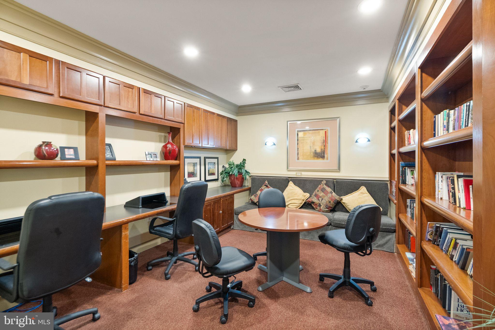 21764 DRAGONS GREEN SQUARE