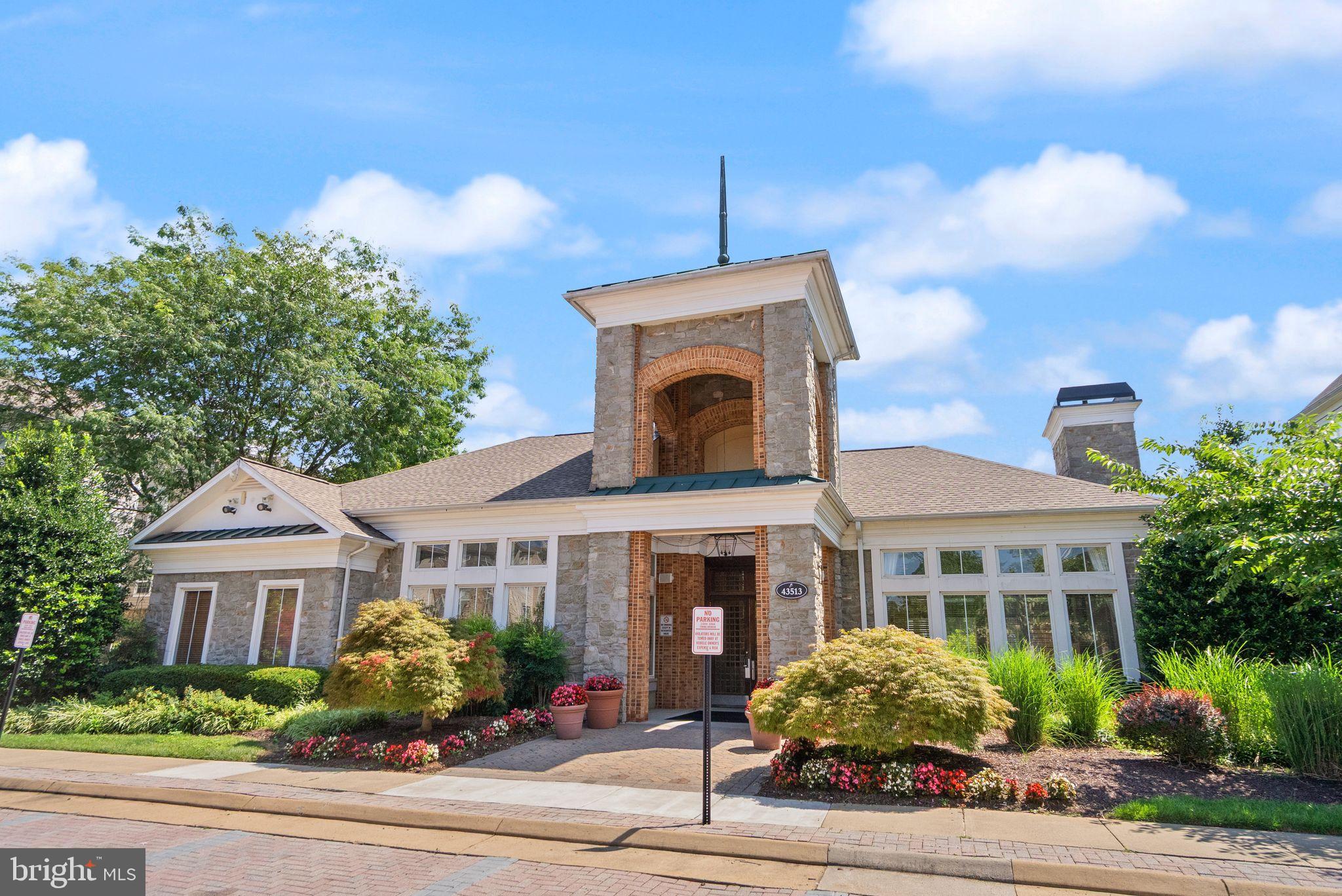 21764 DRAGONS GREEN SQUARE