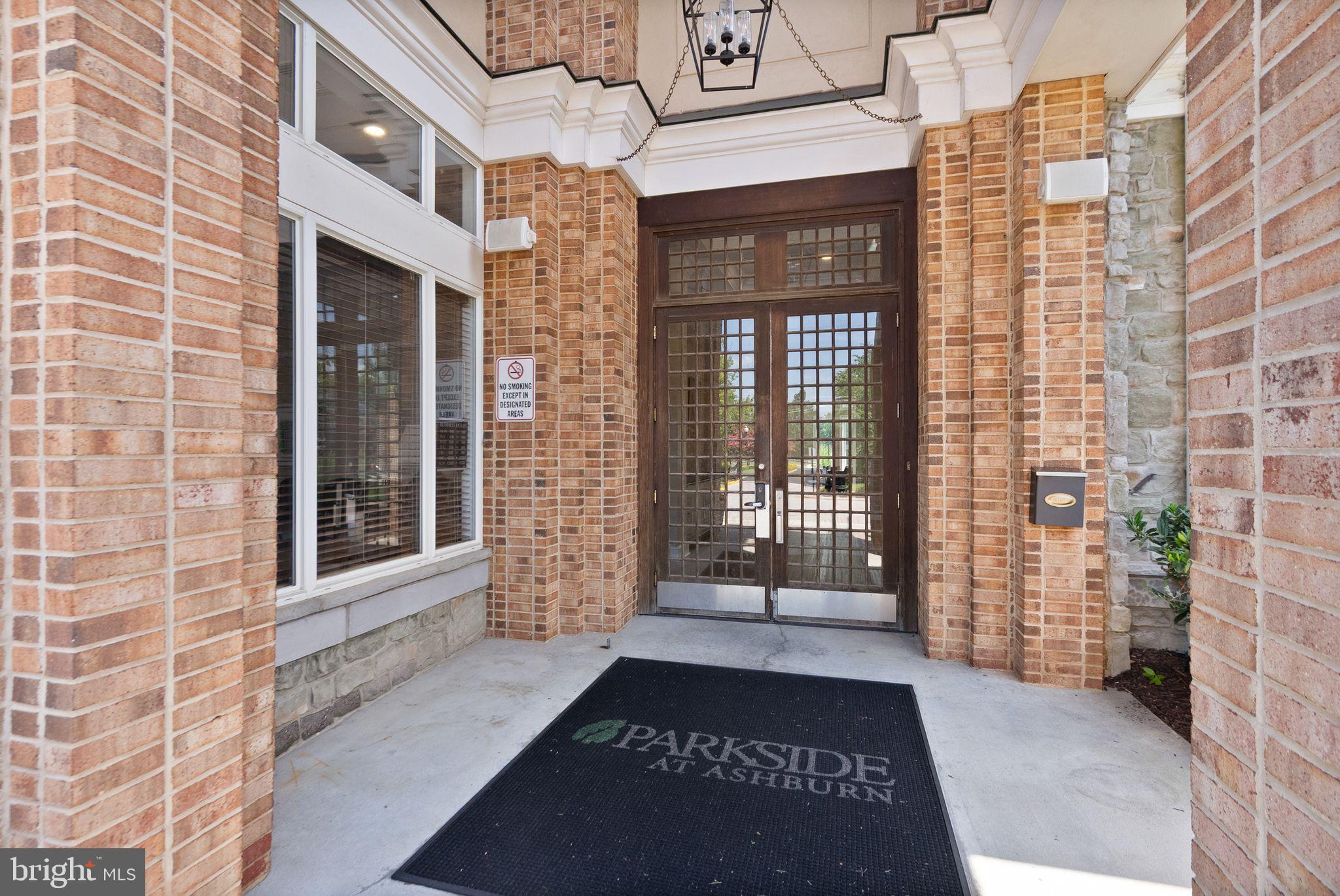 21764 DRAGONS GREEN SQUARE