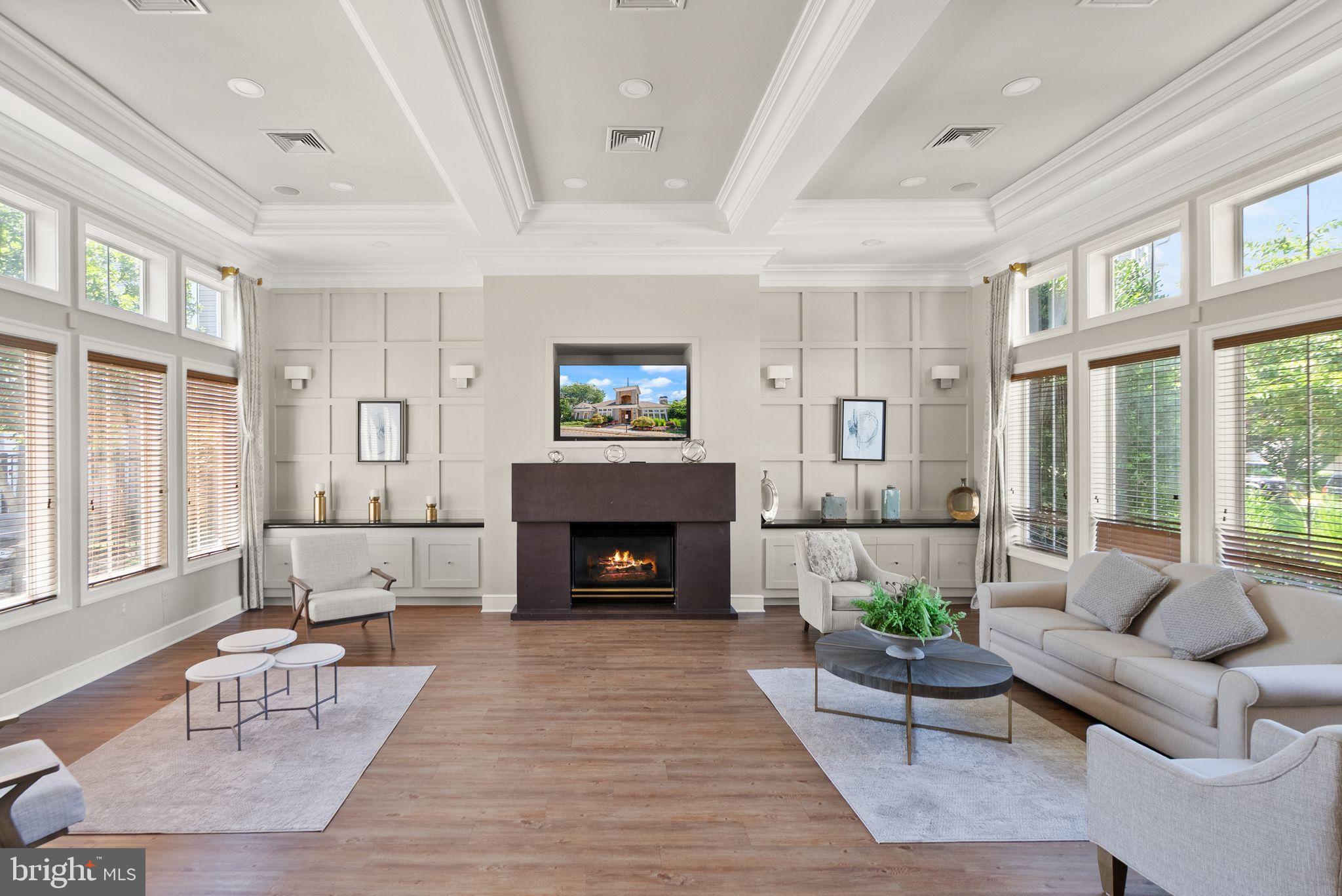 21764 DRAGONS GREEN SQUARE