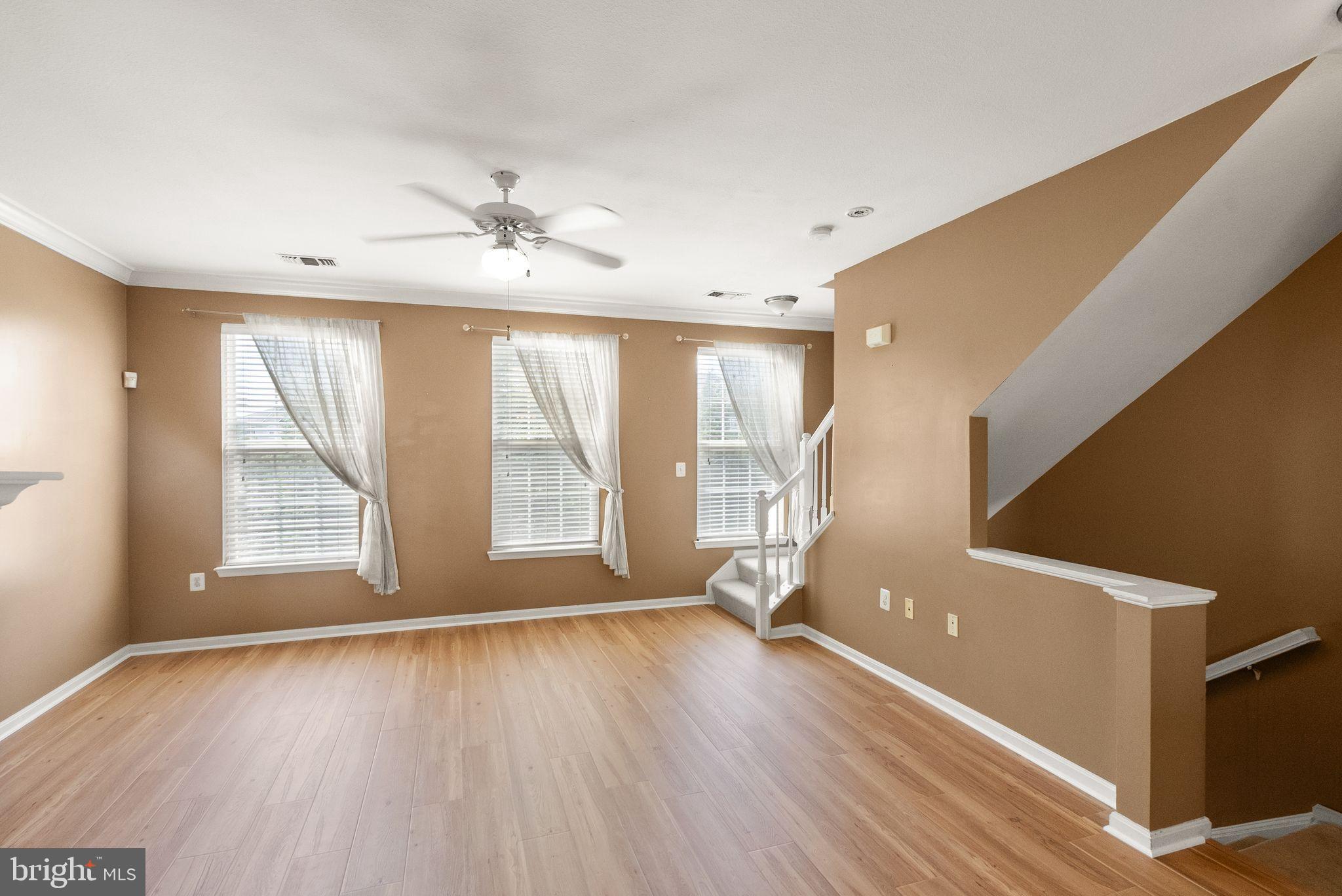 21764 DRAGONS GREEN SQUARE