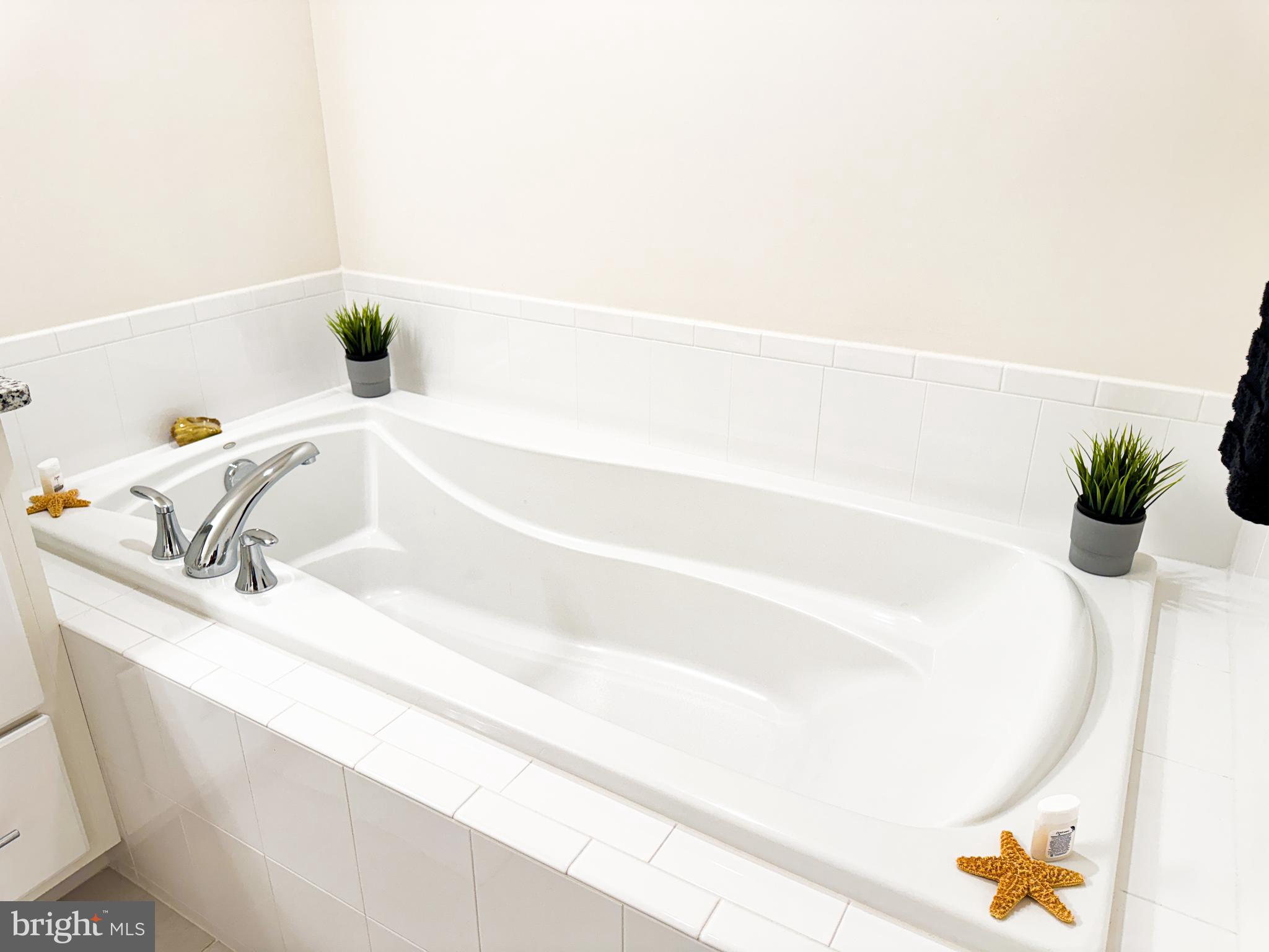 42410 DOGWOOD GLEN SQUARE