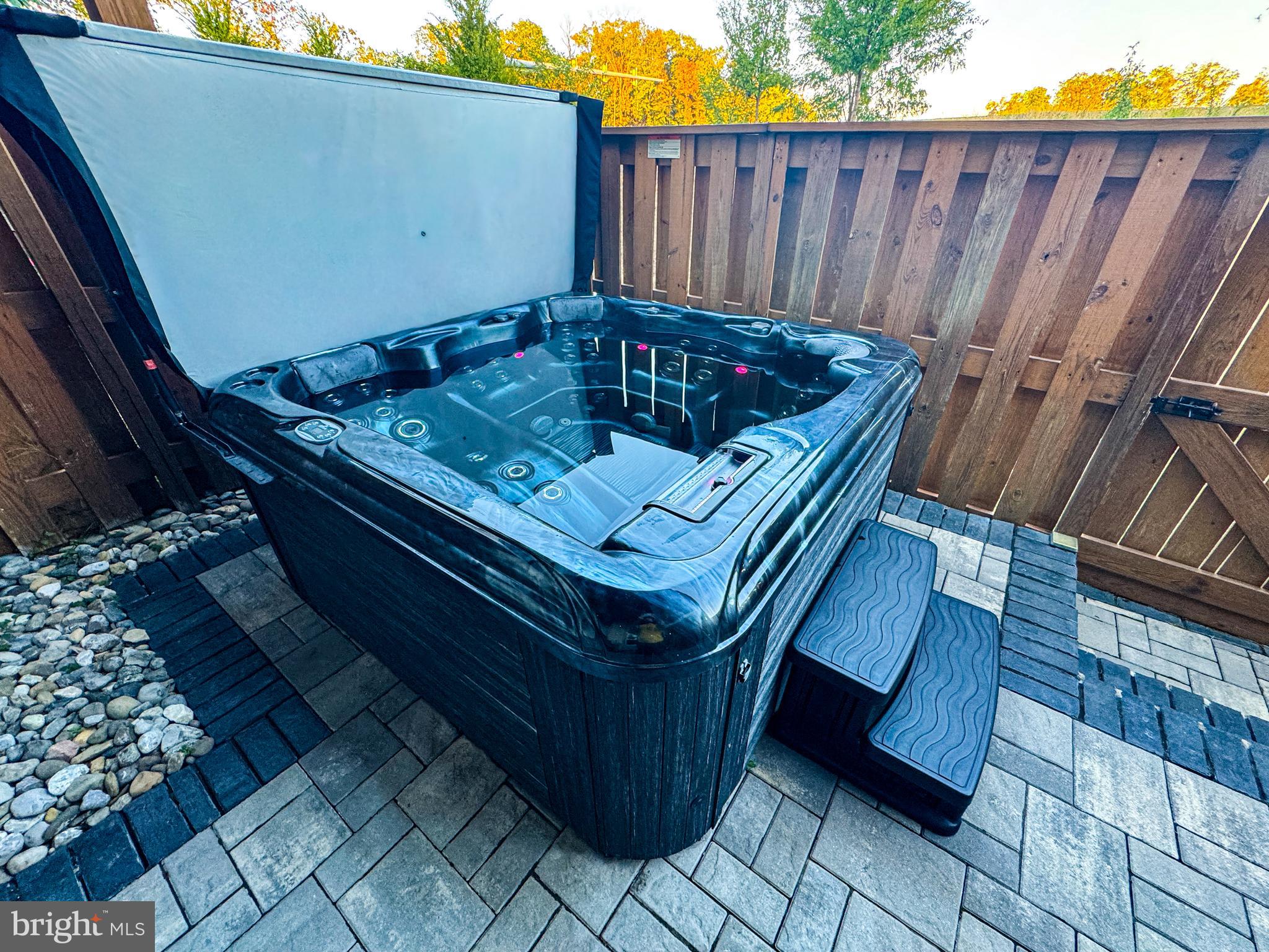 42410 DOGWOOD GLEN SQUARE