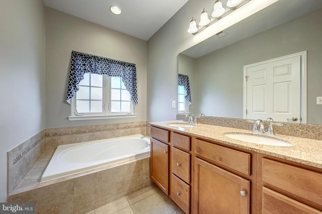 43022 SPYDER PLACE