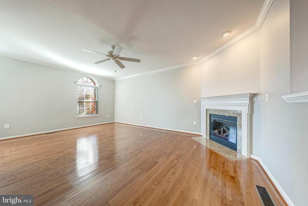 43022 SPYDER PLACE