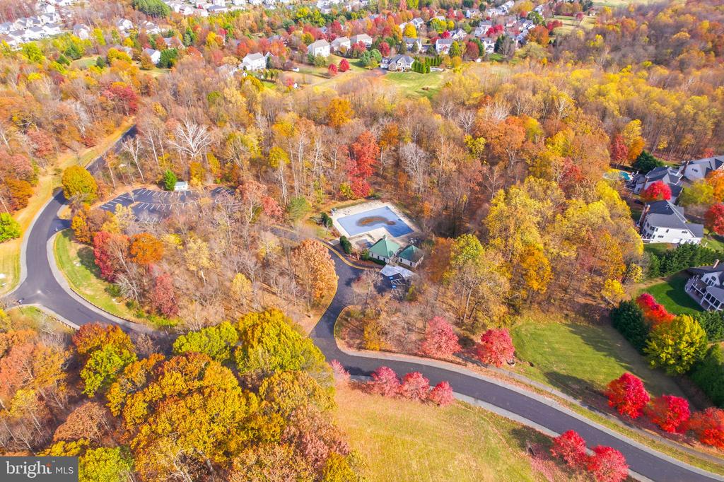 40488 WINDCROFT LANE