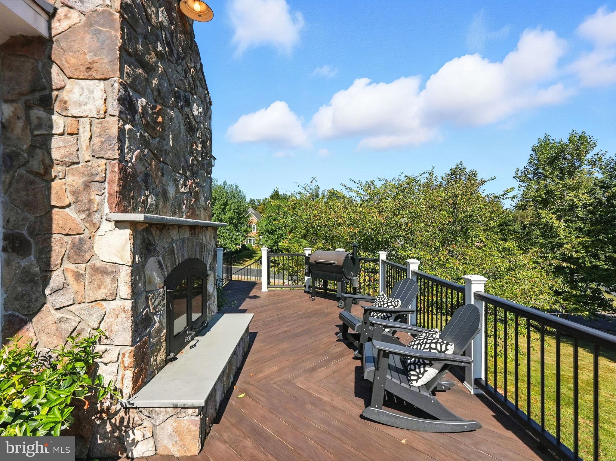 40488 WINDCROFT LANE