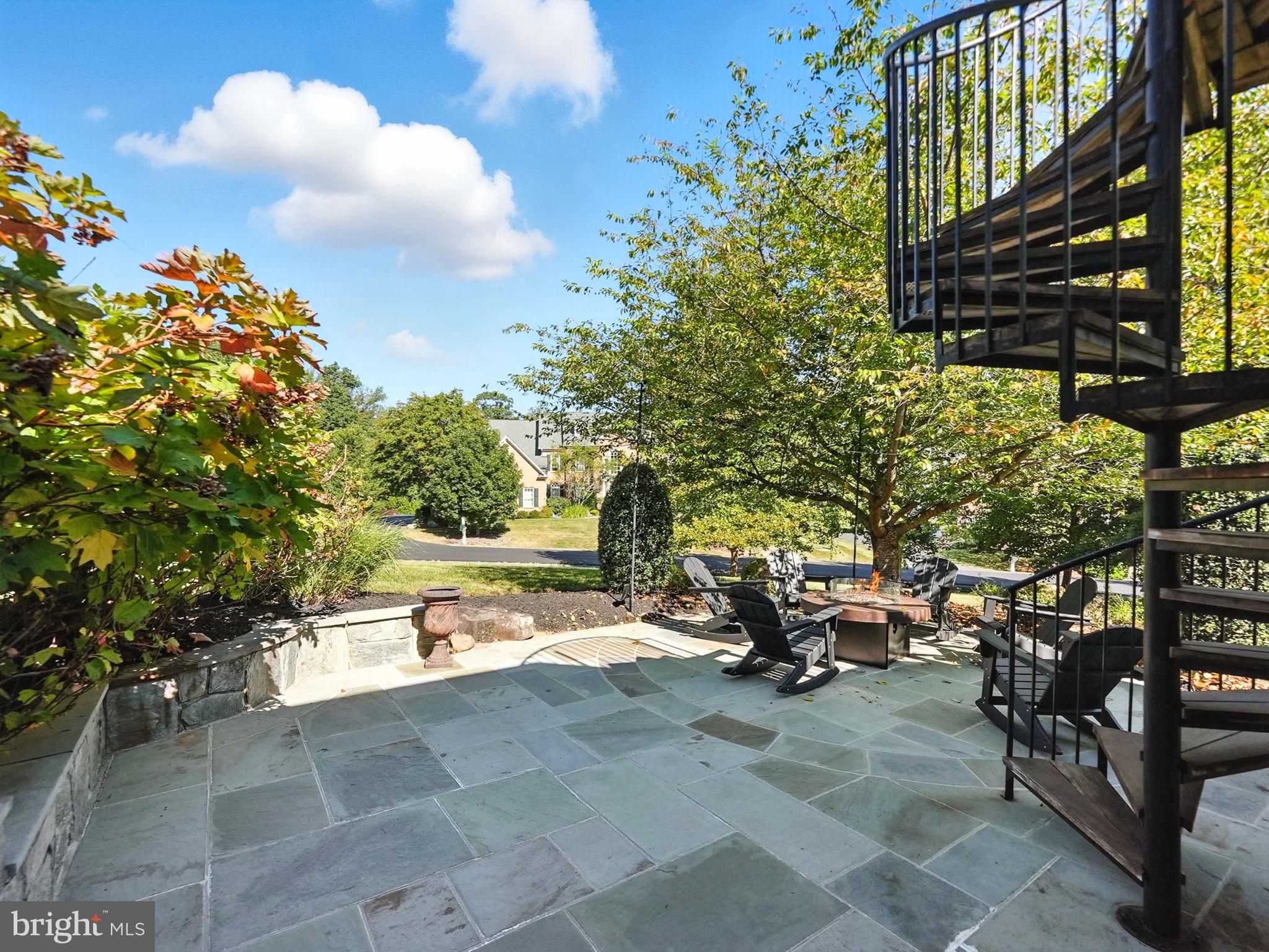 40488 WINDCROFT LANE