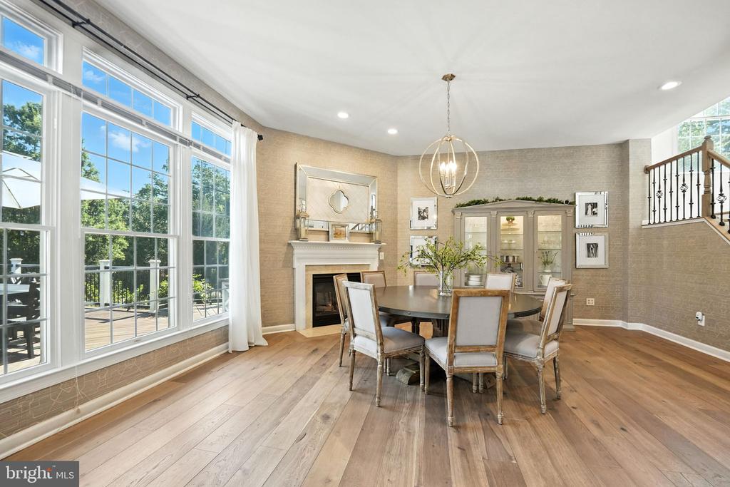 40488 WINDCROFT LANE