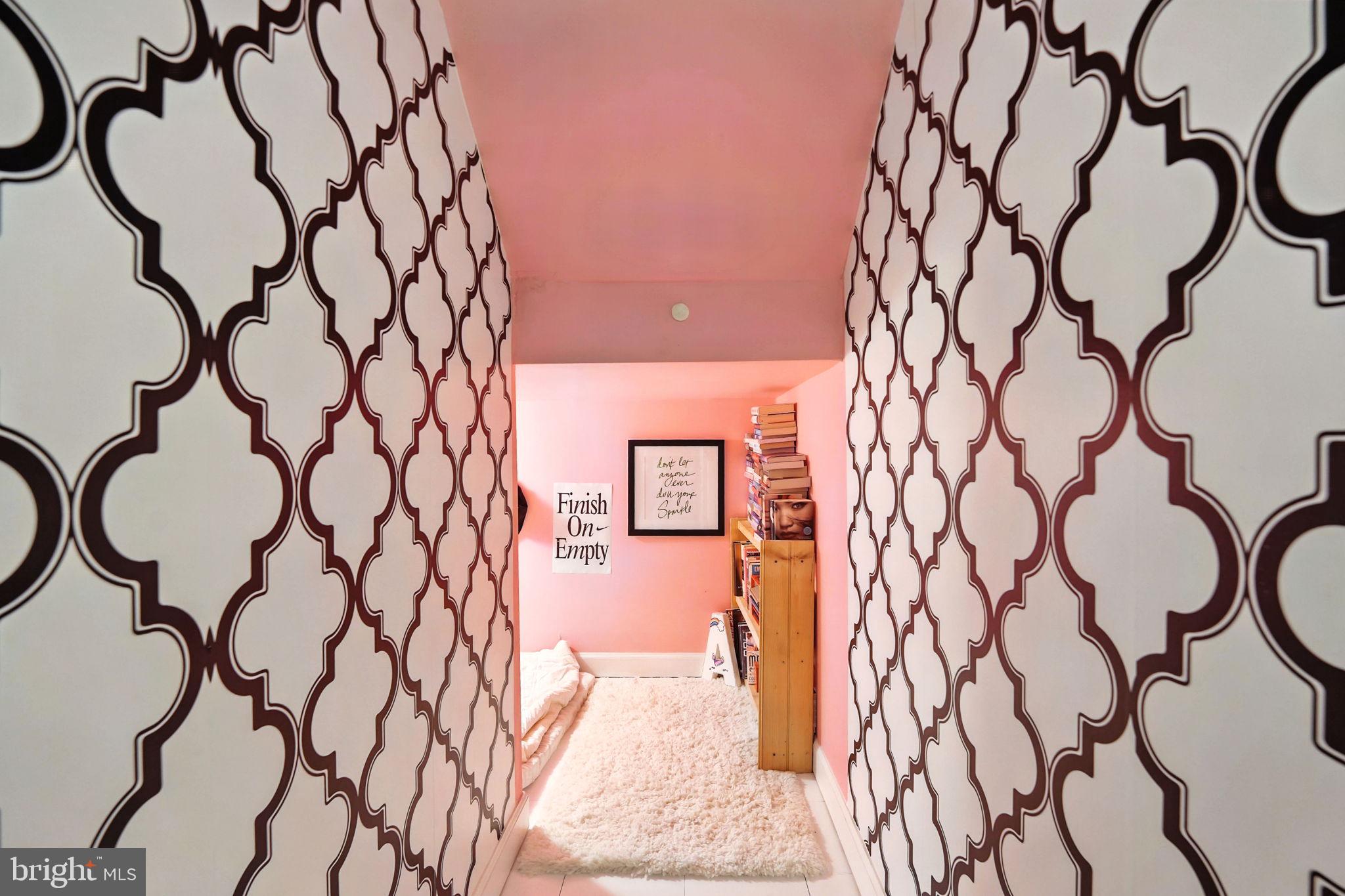 40488 WINDCROFT LANE