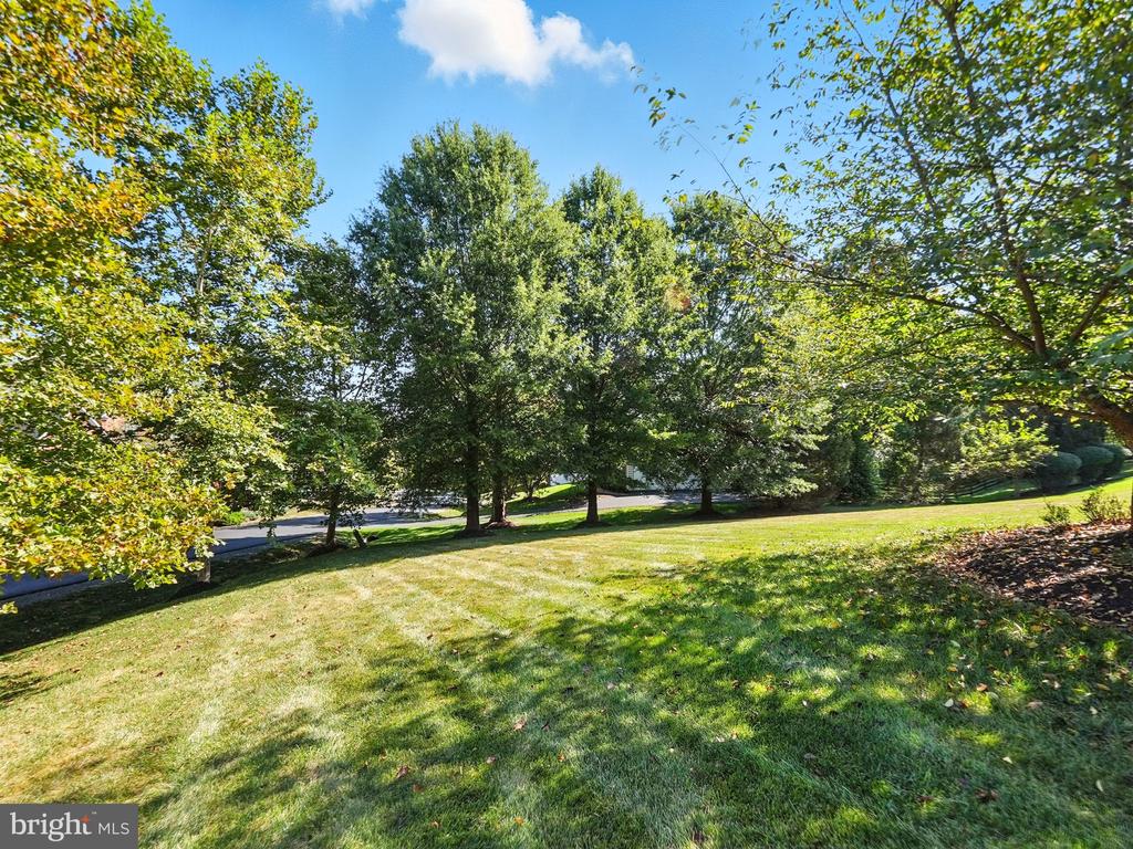 40488 WINDCROFT LANE