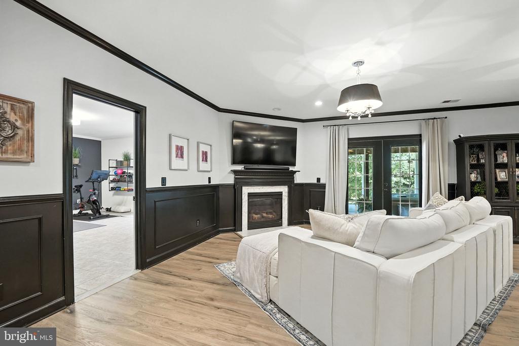 40488 WINDCROFT LANE