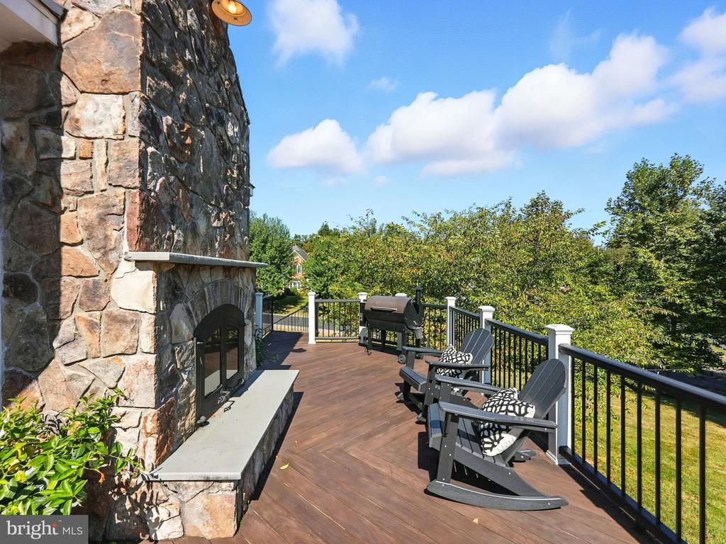 40488 WINDCROFT LANE