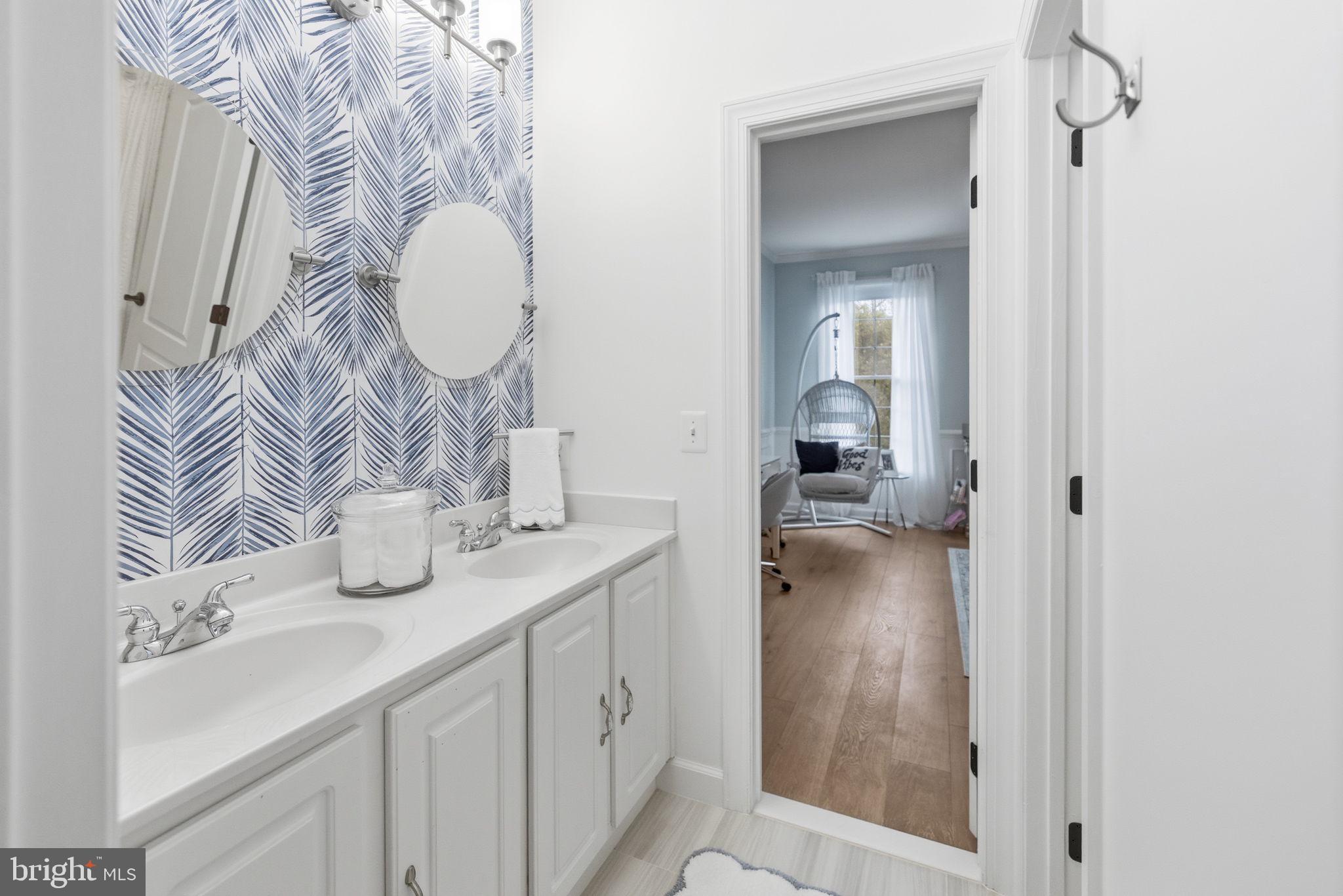 40488 WINDCROFT LANE