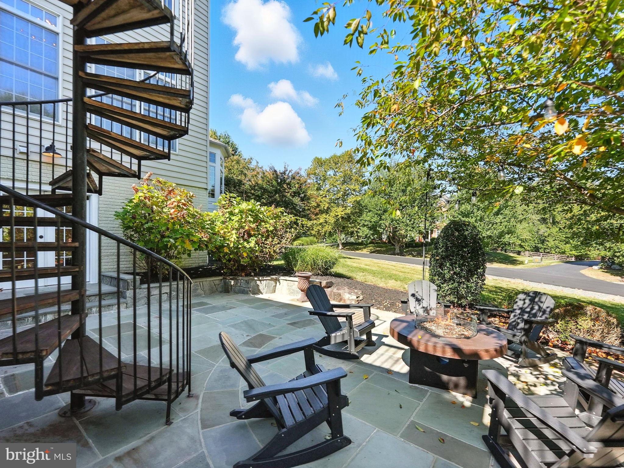 40488 WINDCROFT LANE