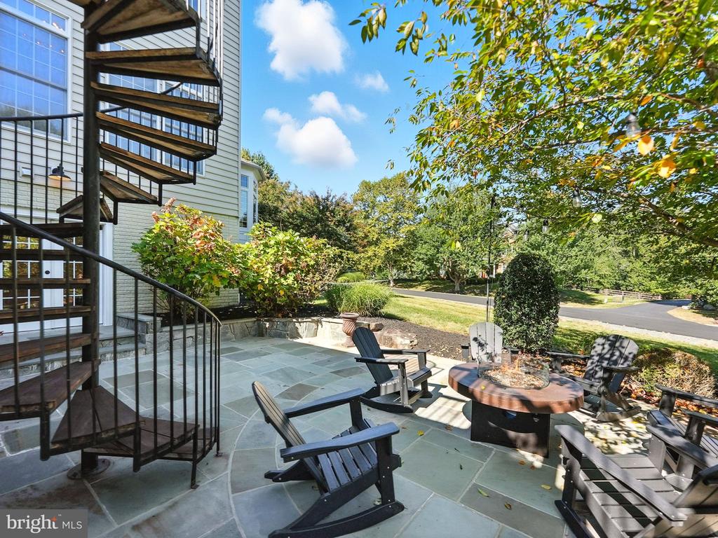 40488 WINDCROFT LANE