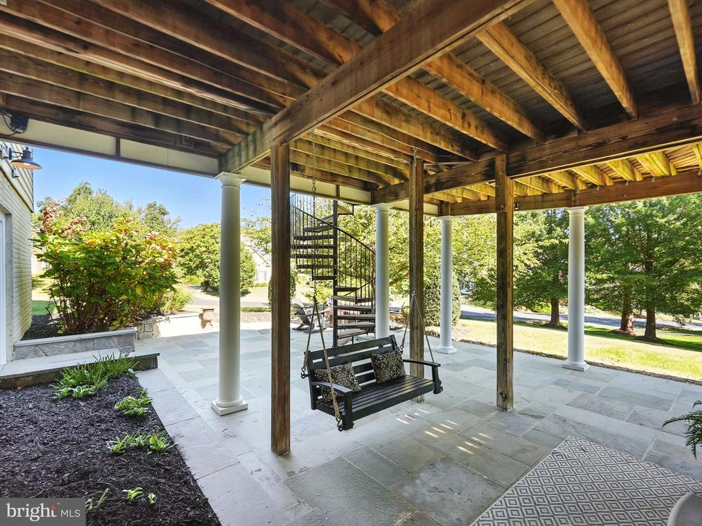 40488 WINDCROFT LANE