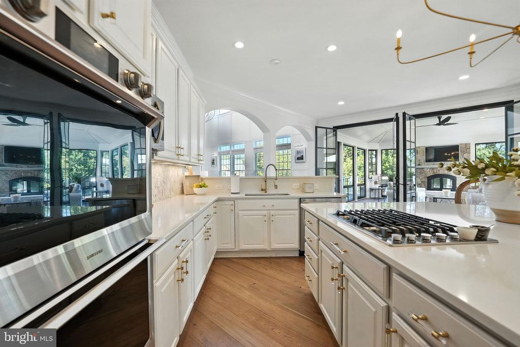 40488 WINDCROFT LANE