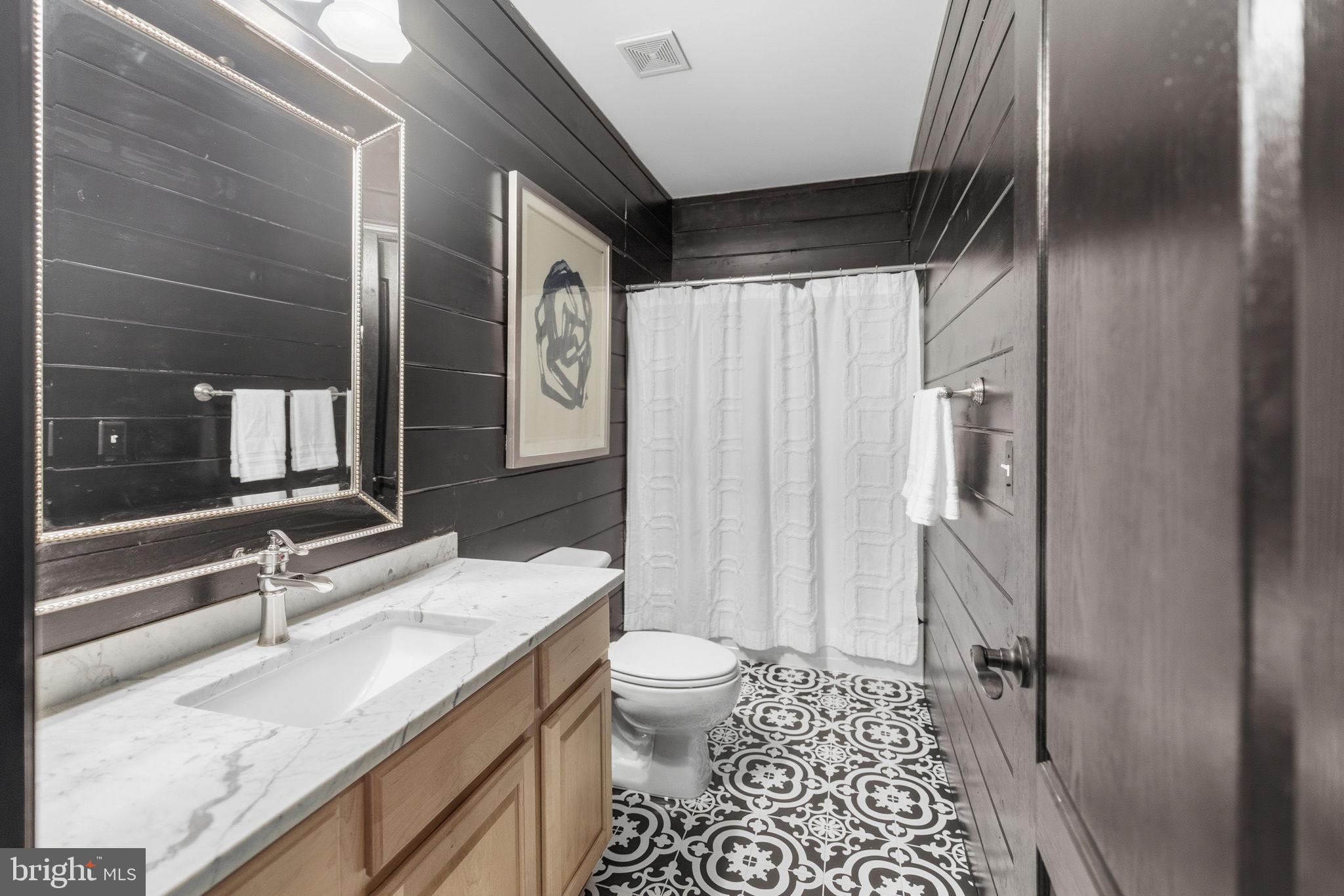 40488 WINDCROFT LANE