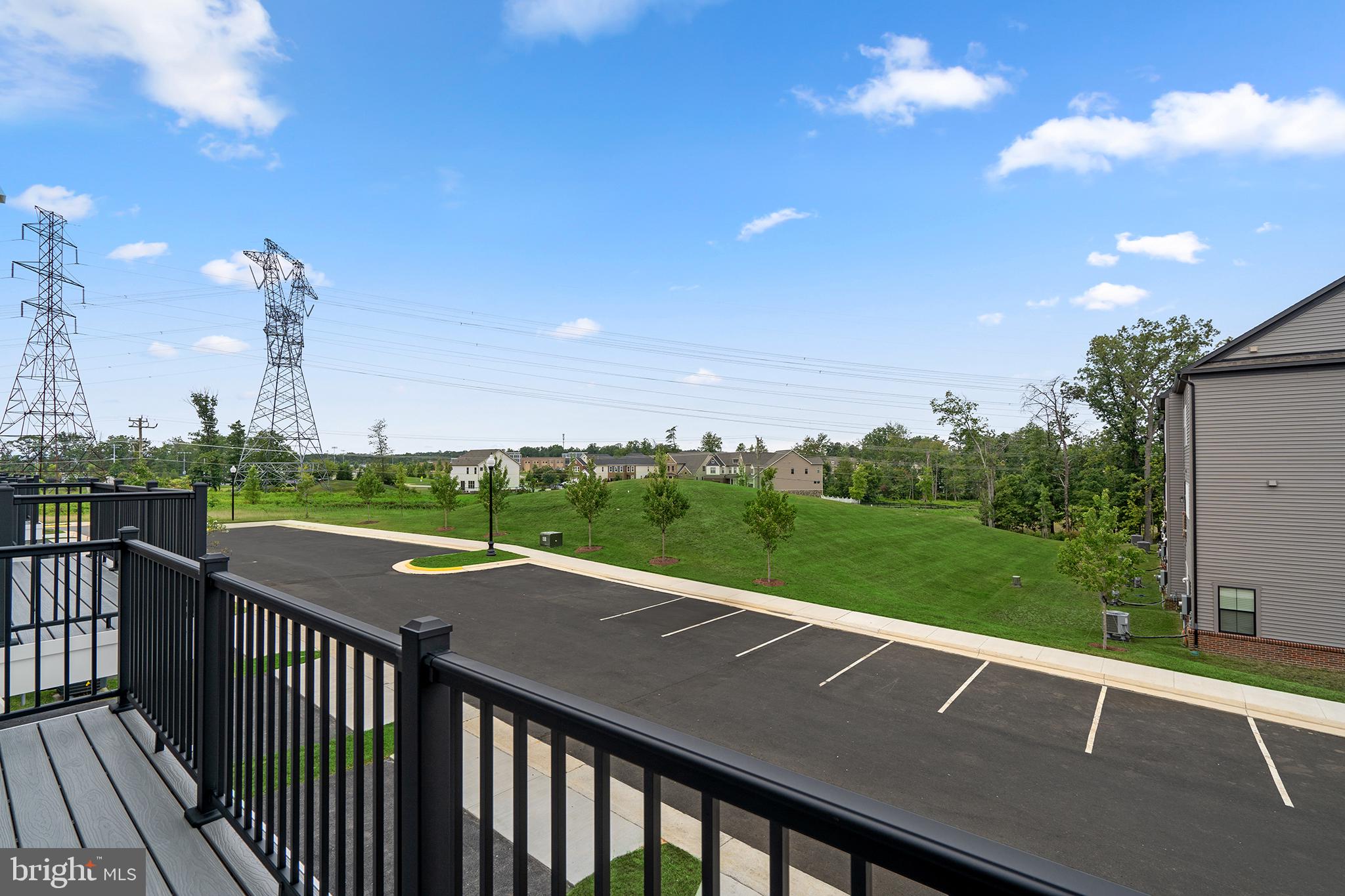 42106 PICASSO SQUARE