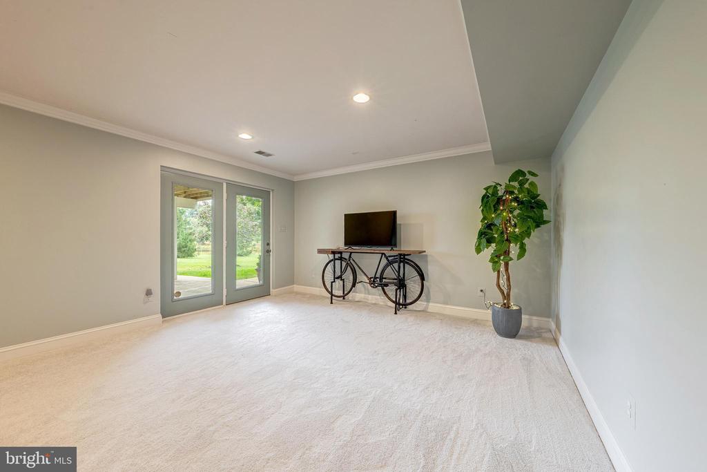 21250 DUBOIS CT COURT