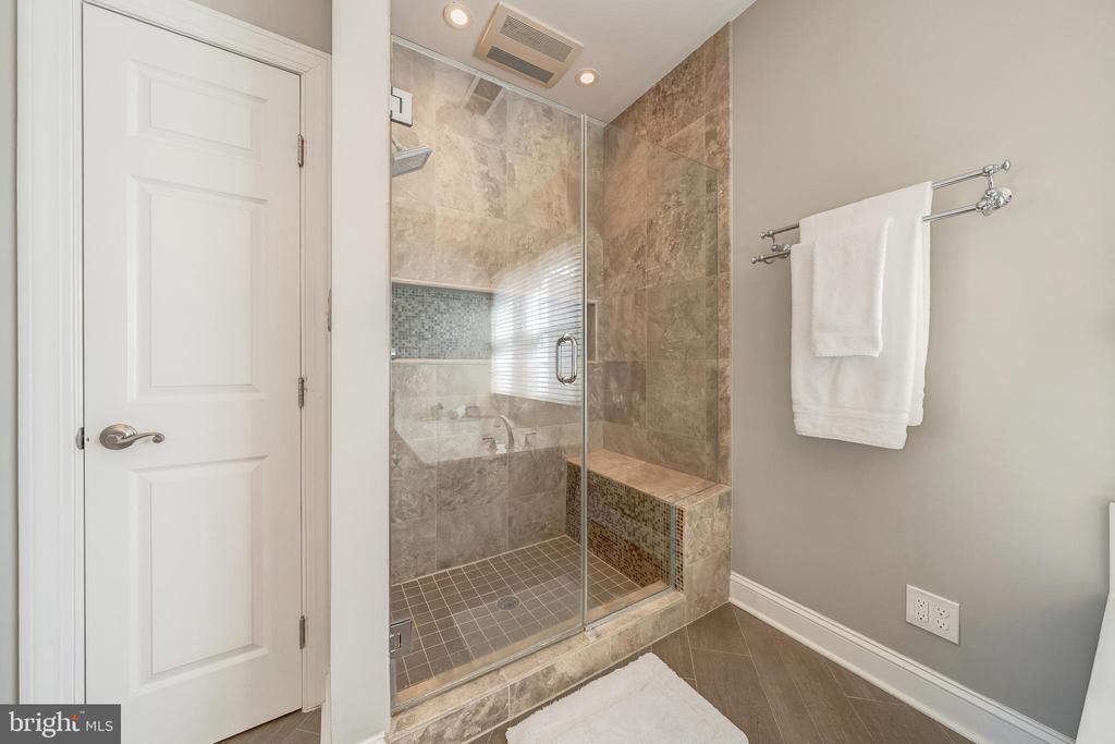 21250 DUBOIS CT COURT
