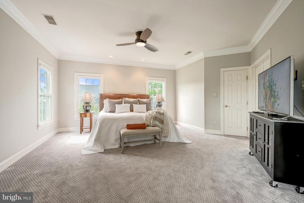 21250 DUBOIS CT COURT