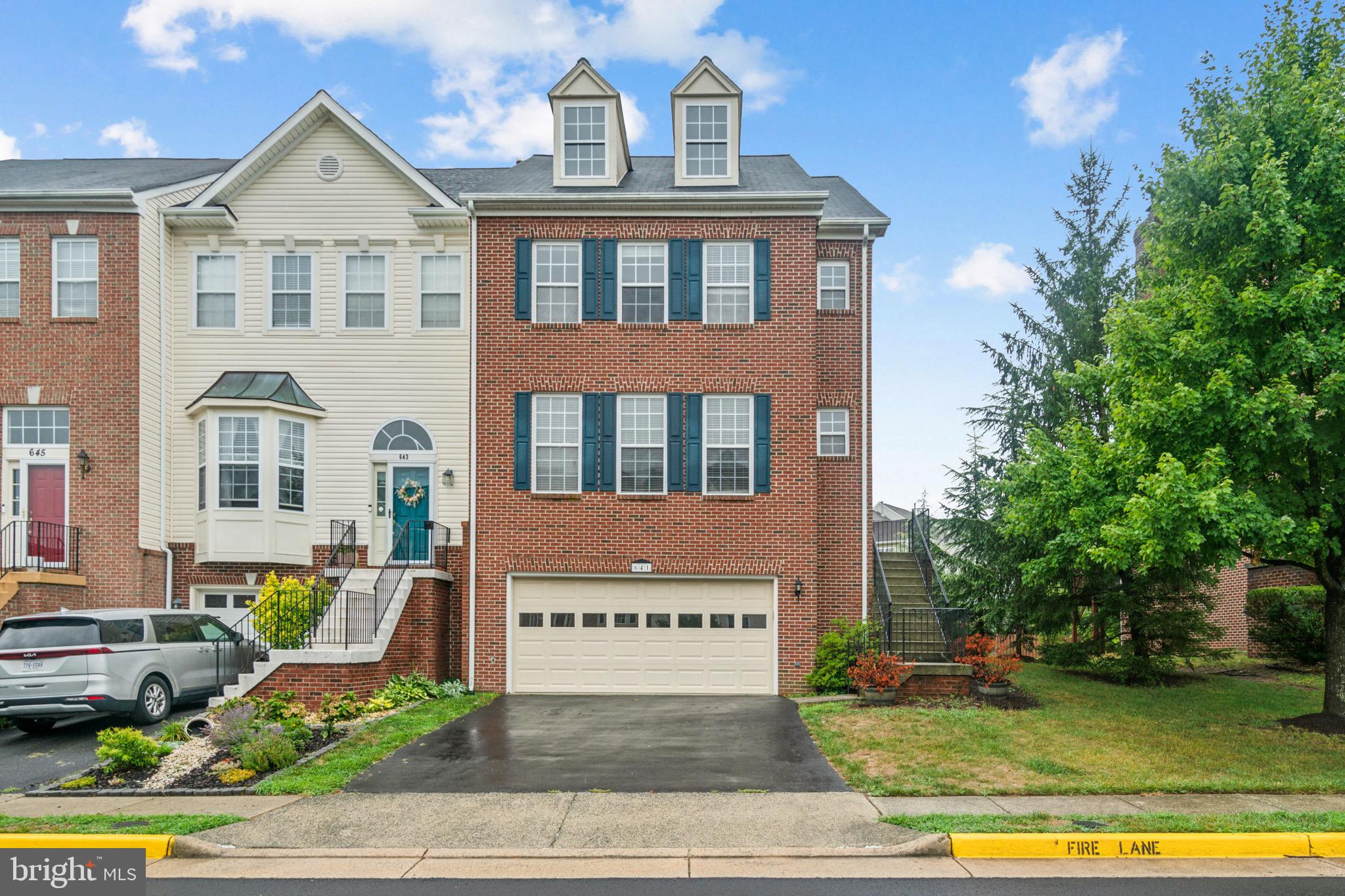 641 SPRINGHOUSE SQUARE SE