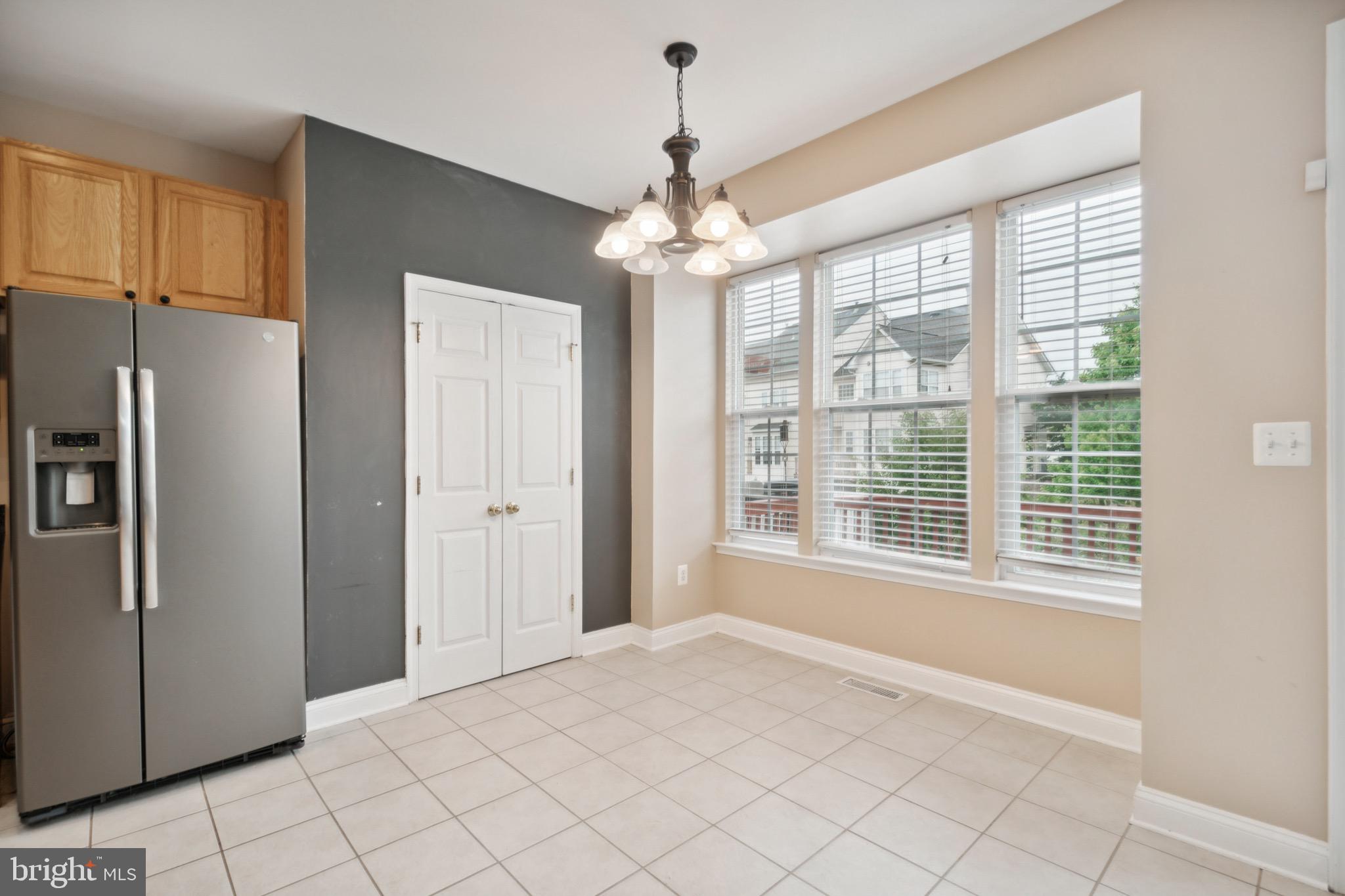 641 SPRINGHOUSE SQUARE SE