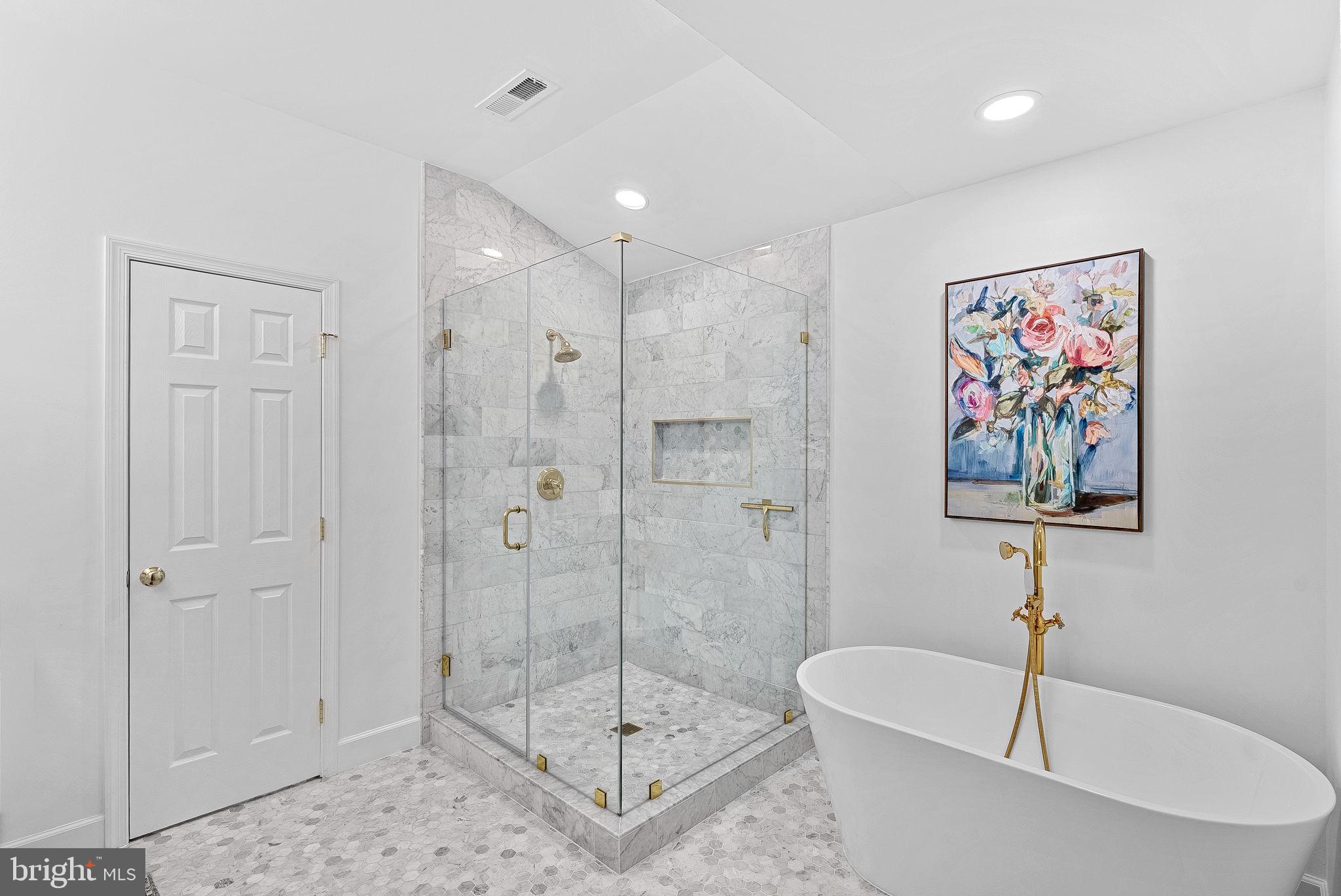 207 LAWNHILL COURT SW