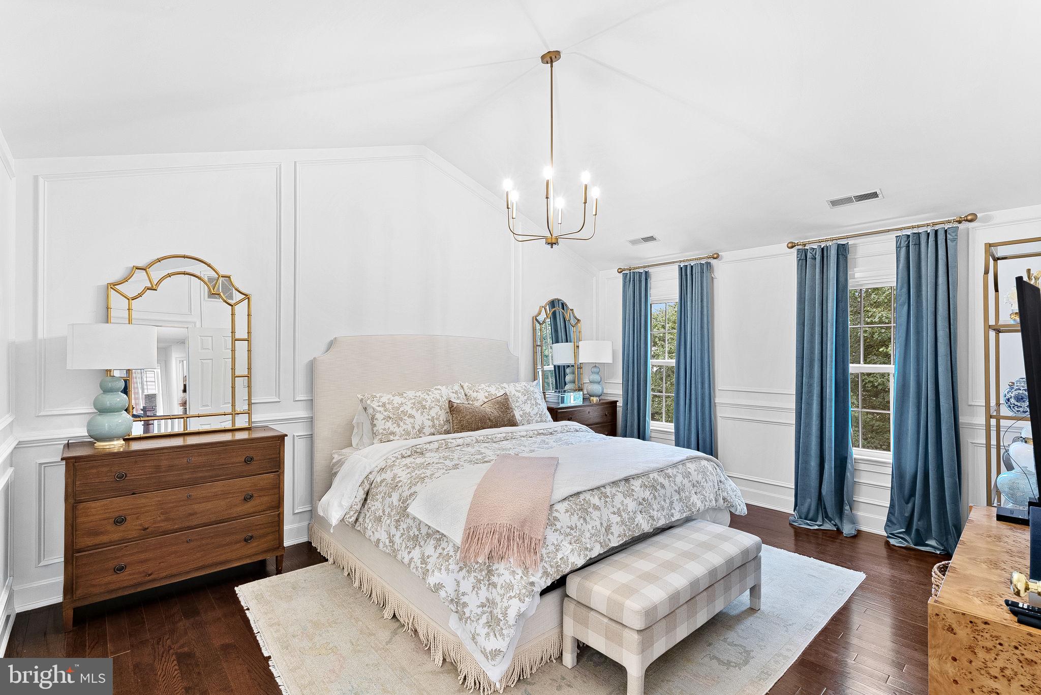 207 LAWNHILL COURT SW