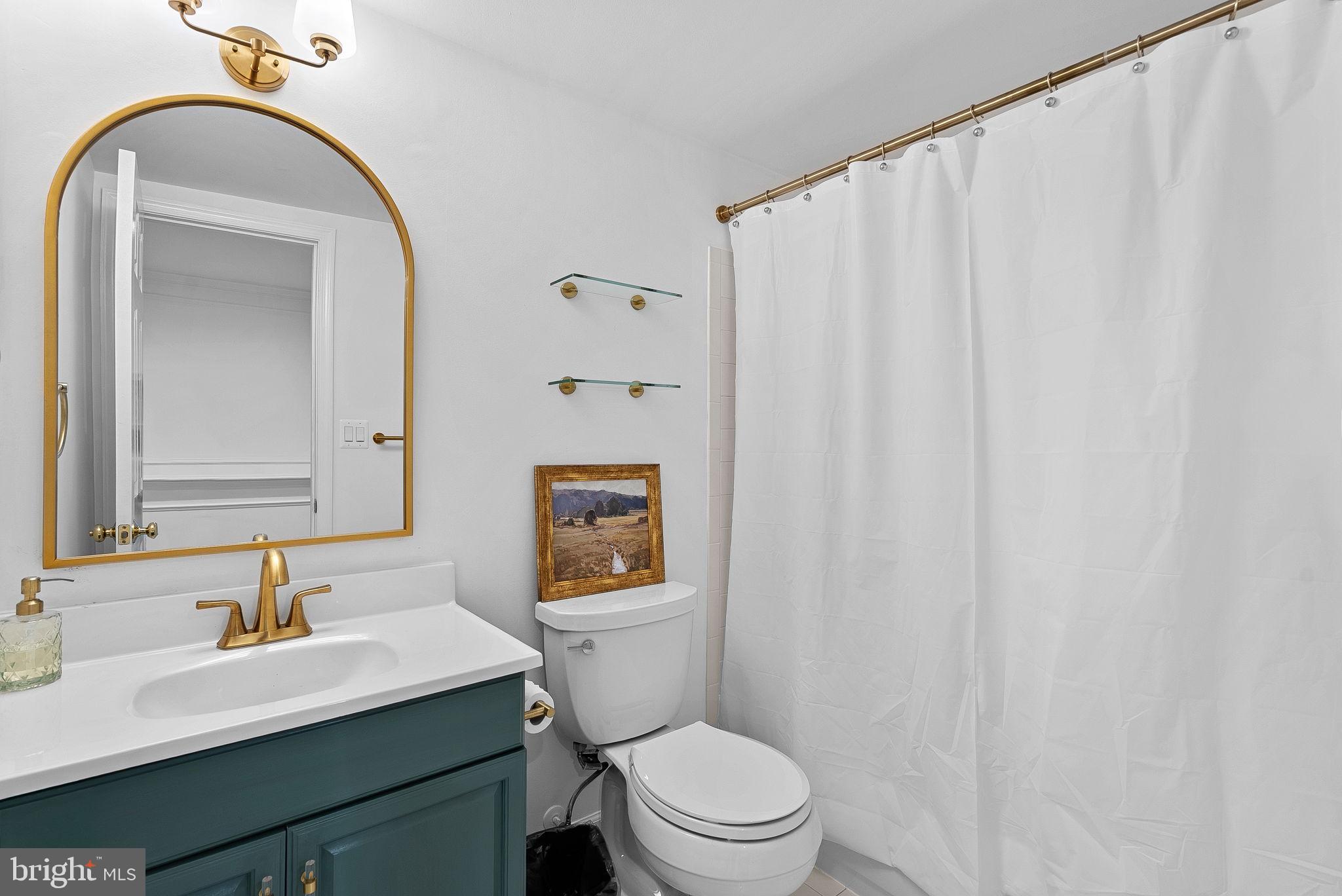 207 LAWNHILL COURT SW