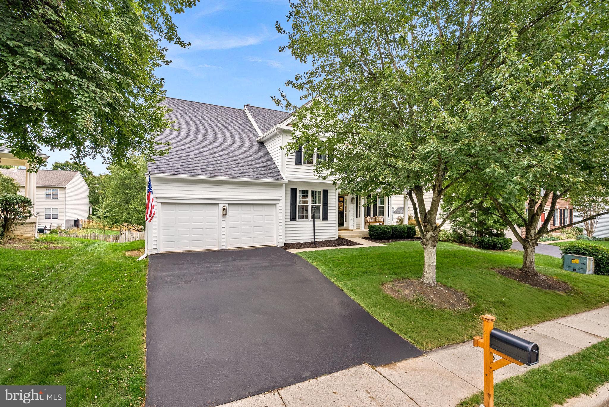 207 LAWNHILL COURT SW