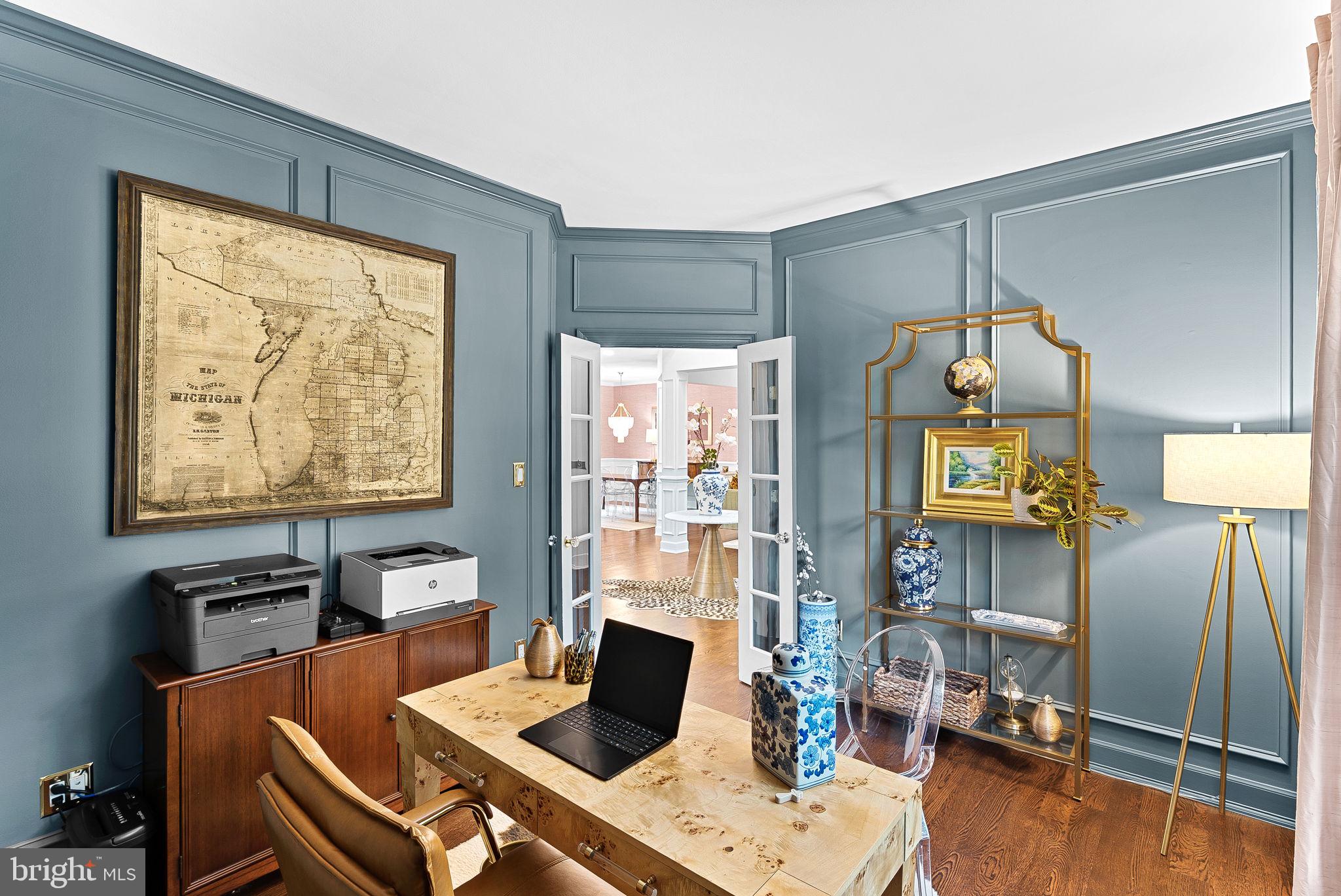 207 LAWNHILL COURT SW