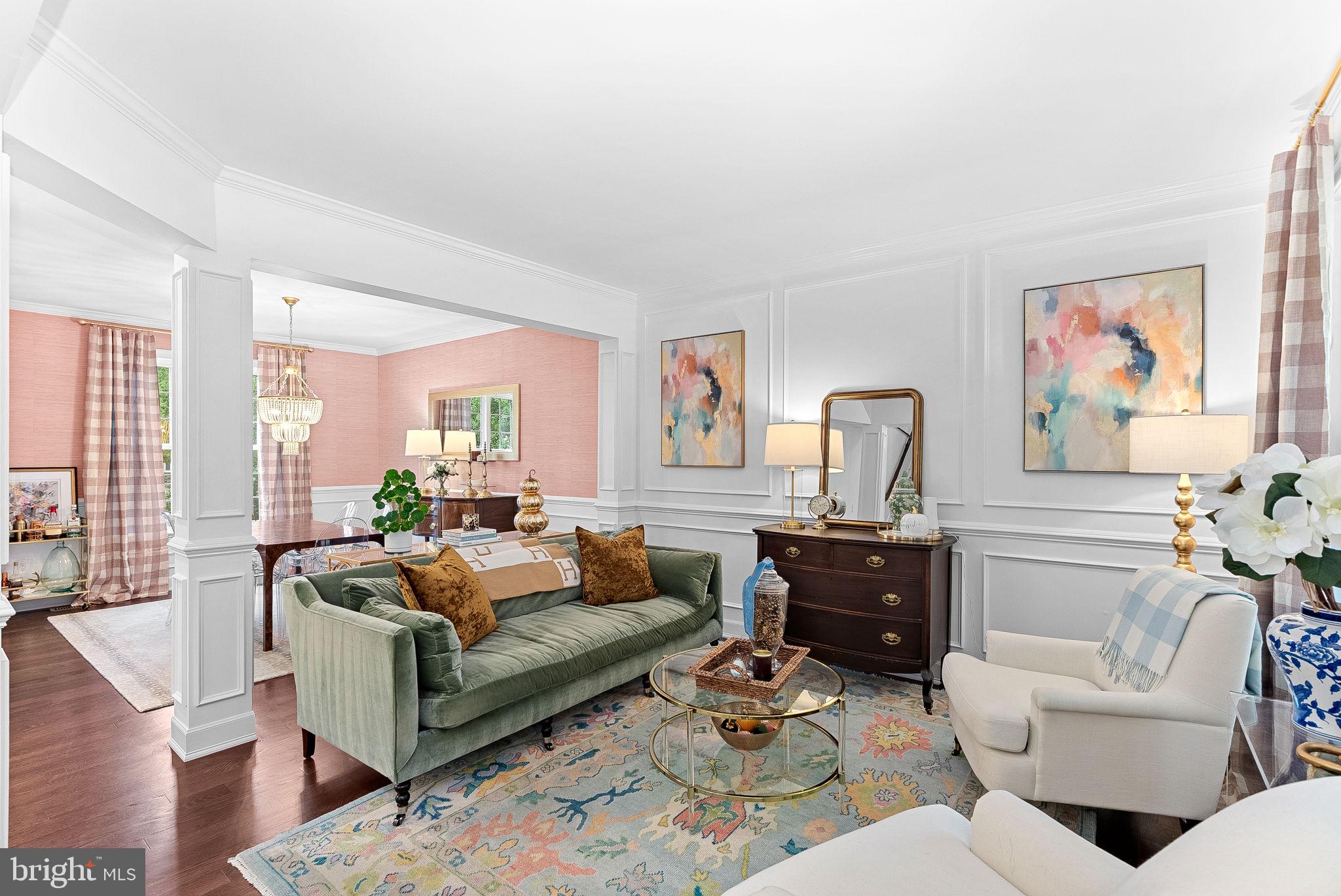 207 LAWNHILL COURT SW