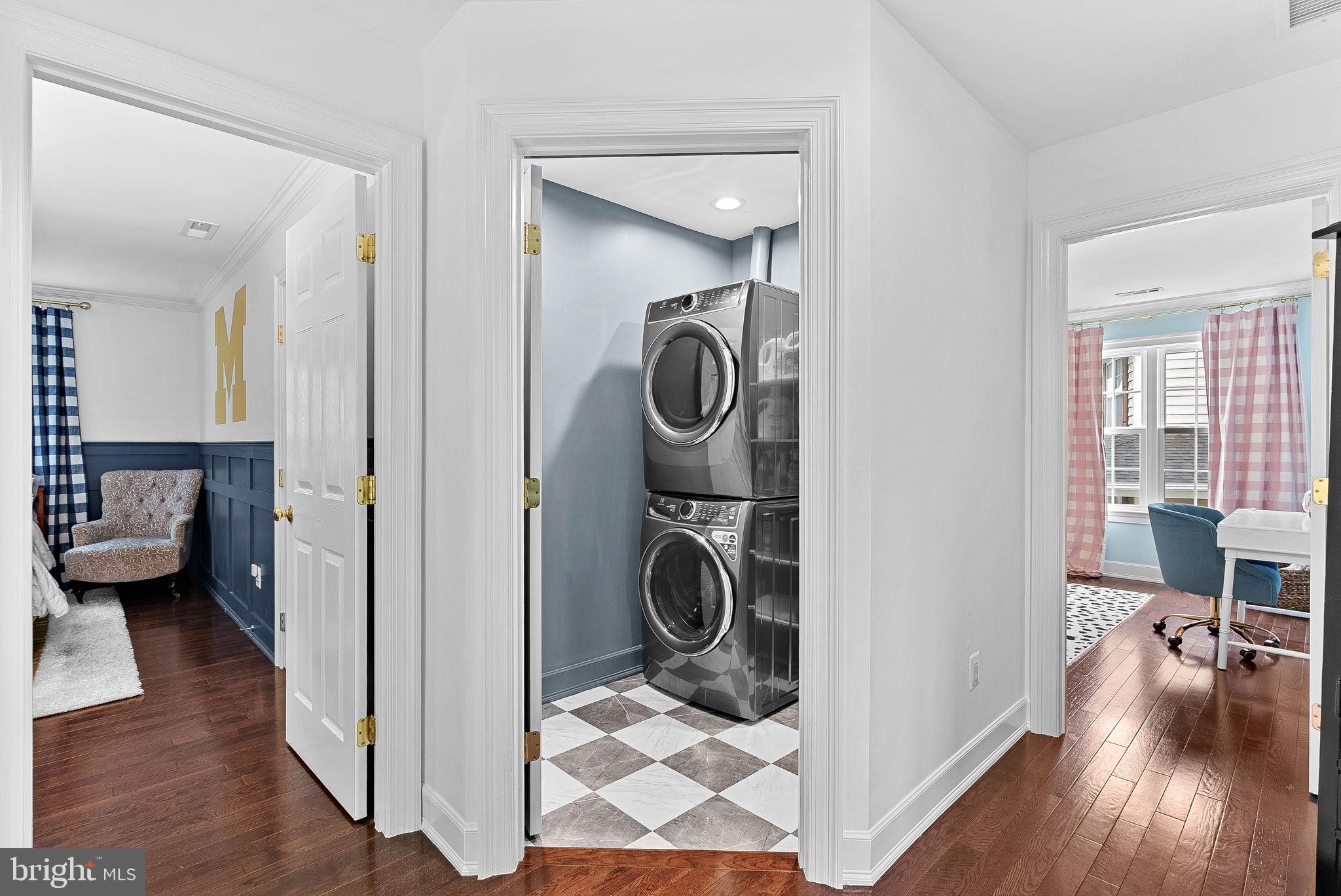 207 LAWNHILL COURT SW