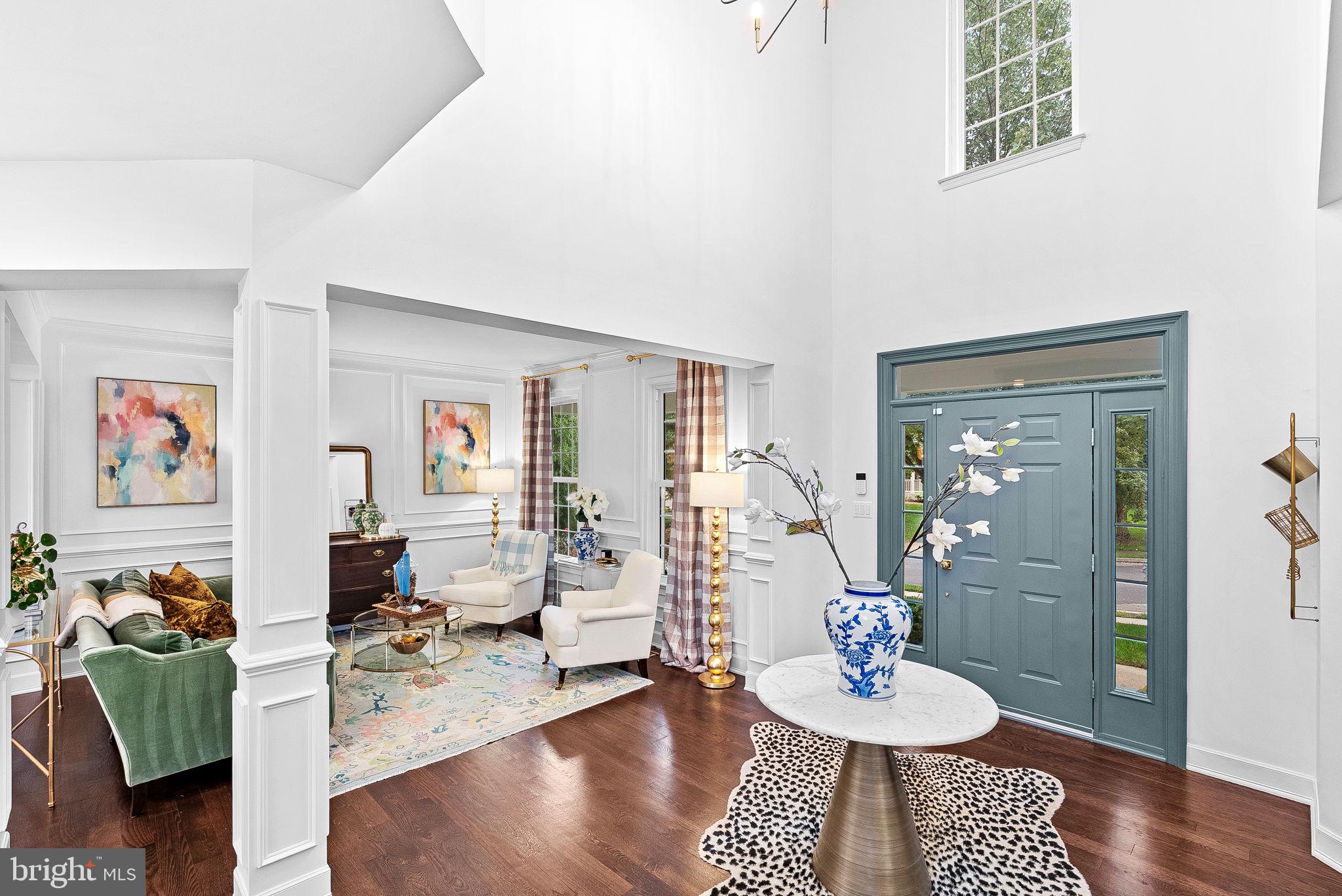 207 LAWNHILL COURT SW