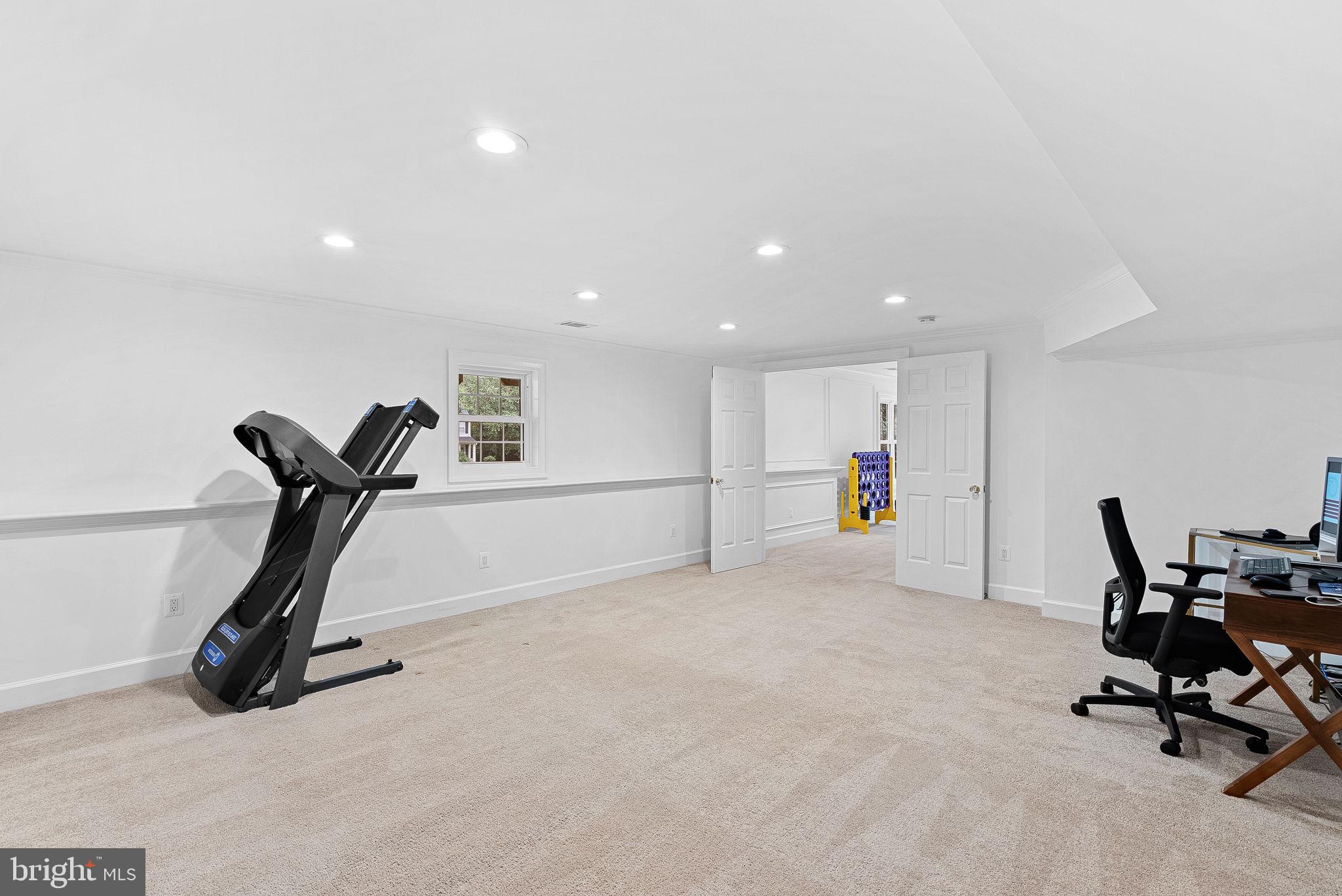 207 LAWNHILL COURT SW