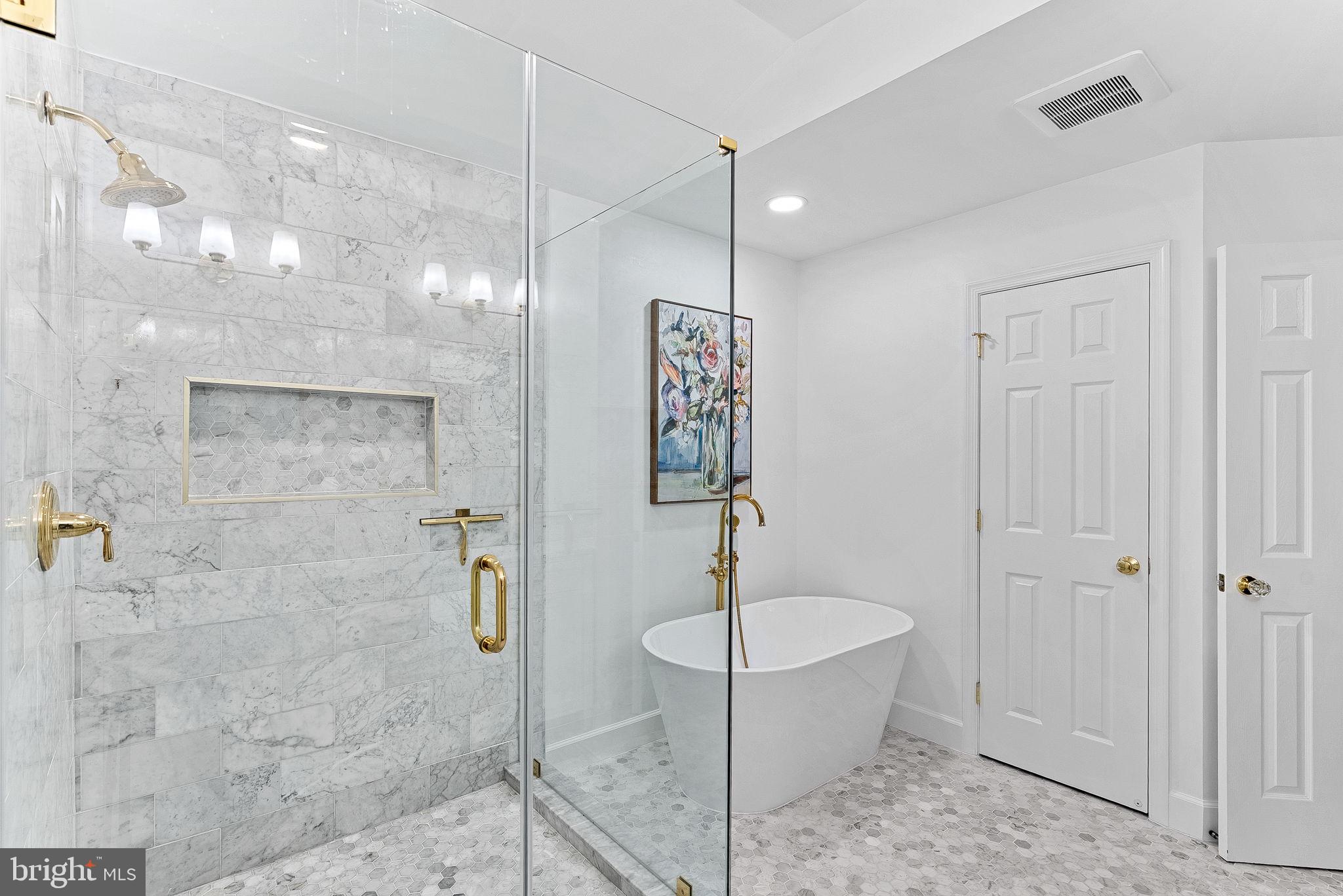 207 LAWNHILL COURT SW