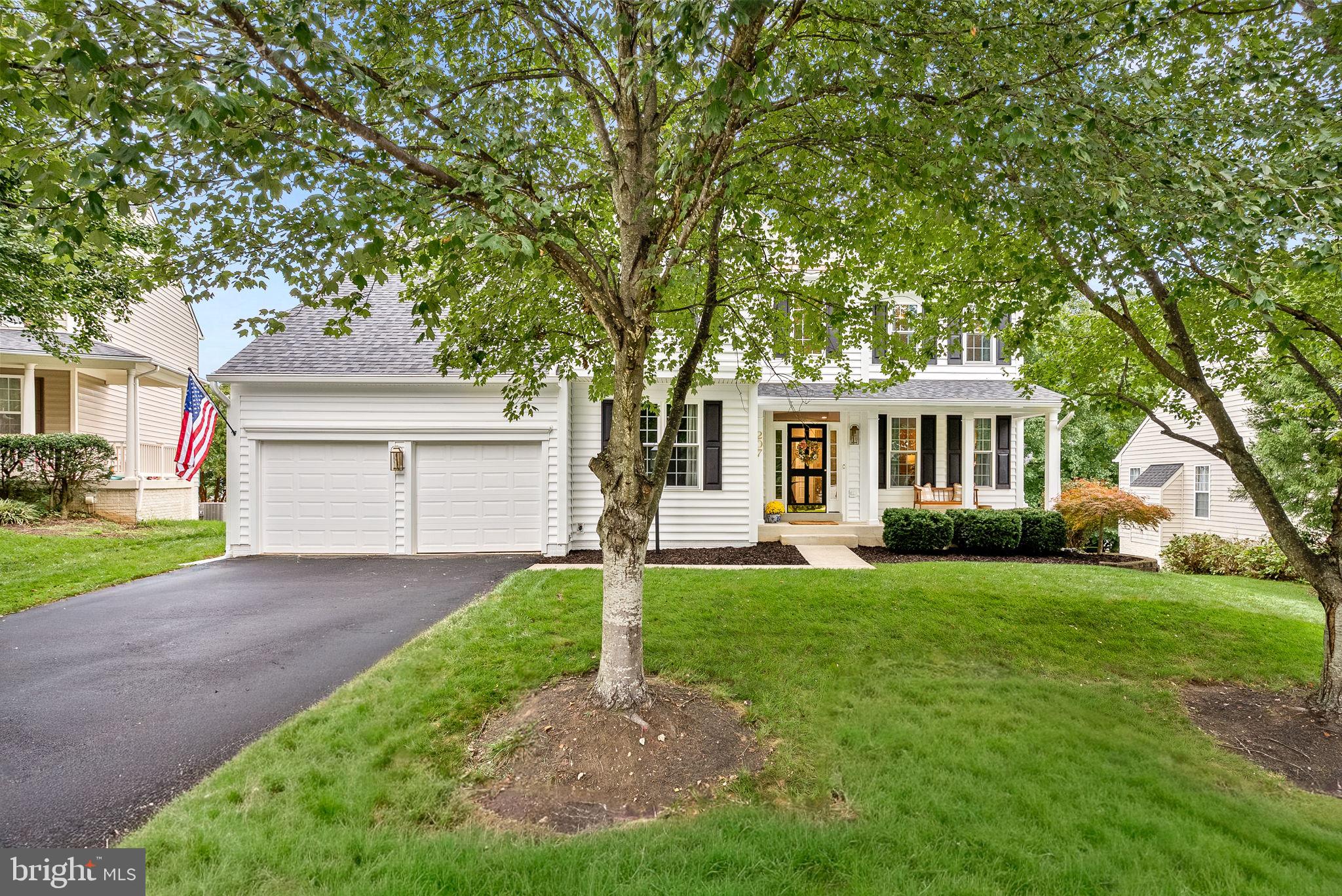 207 LAWNHILL COURT SW