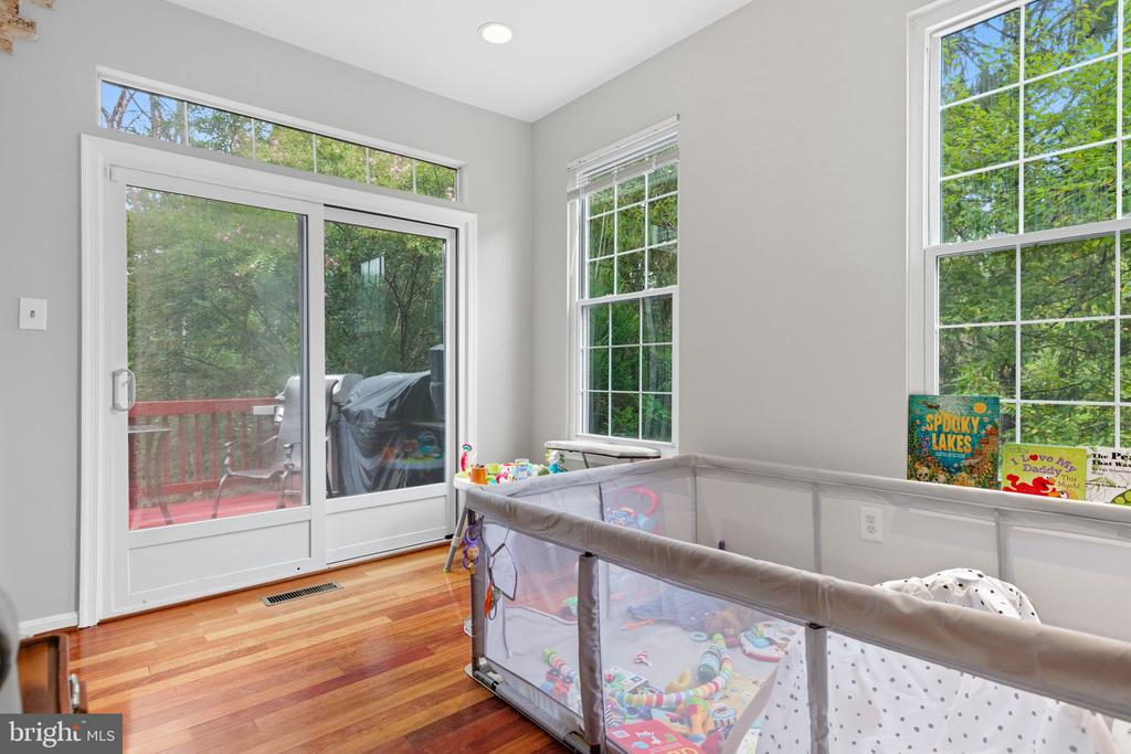 47587 COMER SQUARE