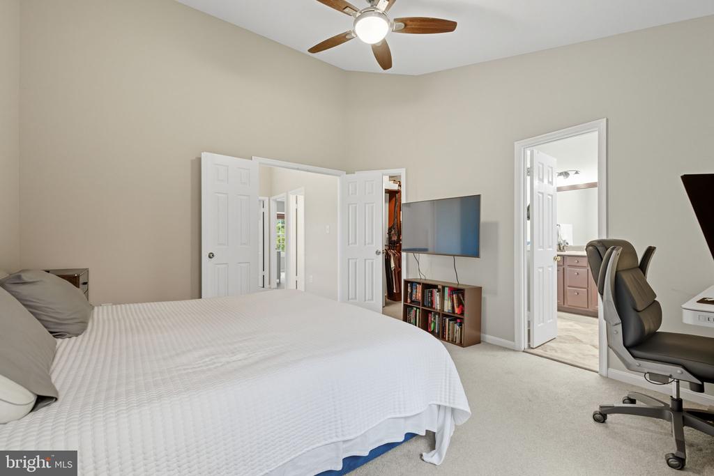 47587 COMER SQUARE
